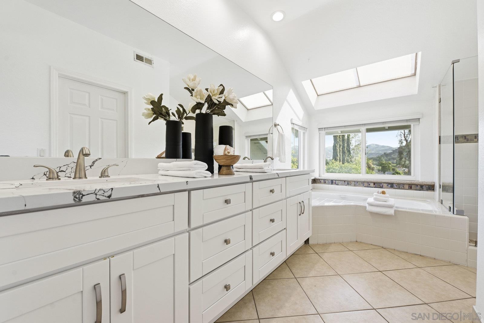 Detail Gallery Image 26 of 47 For 13366  Twin Circle Ct, Poway,  CA 92064 - 4 Beds | 2/1 Baths