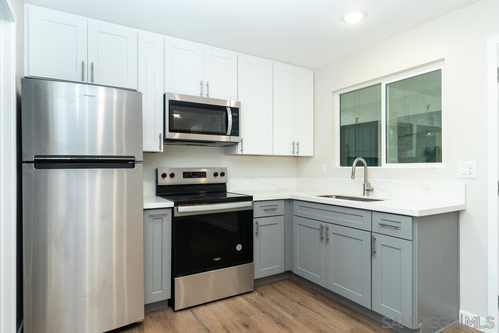 Detail Gallery Image 2 of 20 For 1642  C Ave. #106, National City,  CA 91950 - 1 Beds | 1 Baths
