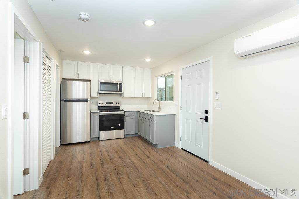 Detail Gallery Image 6 of 20 For 1642  C Ave. #106, National City,  CA 91950 - 1 Beds | 1 Baths