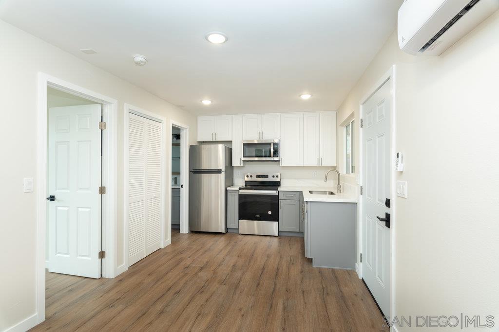 Detail Gallery Image 7 of 20 For 1642  C Ave. #106, National City,  CA 91950 - 1 Beds | 1 Baths