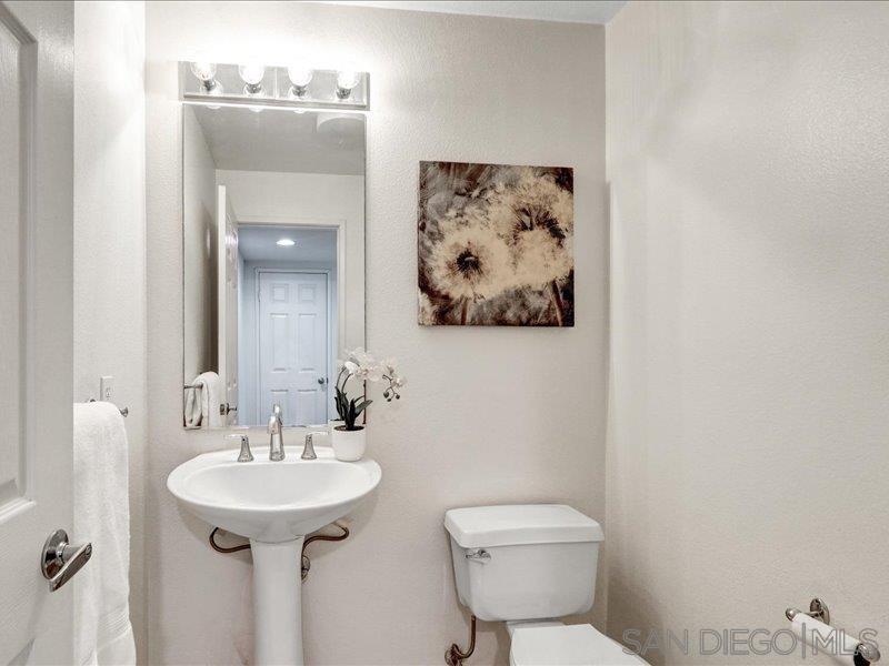 Detail Gallery Image 14 of 33 For 8641  via Mallorca  #F,  La Jolla,  CA 92037 - 2 Beds | 2/1 Baths
