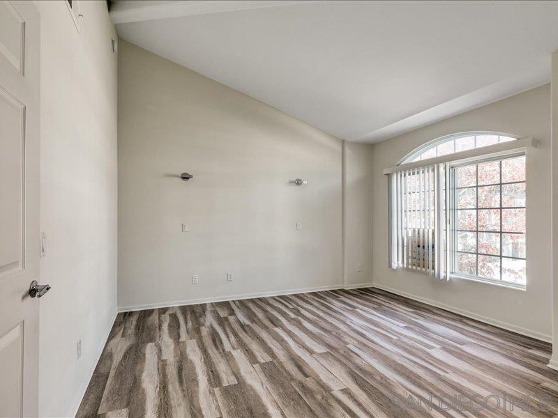 Detail Gallery Image 15 of 33 For 8641  via Mallorca  #F,  La Jolla,  CA 92037 - 2 Beds | 2/1 Baths