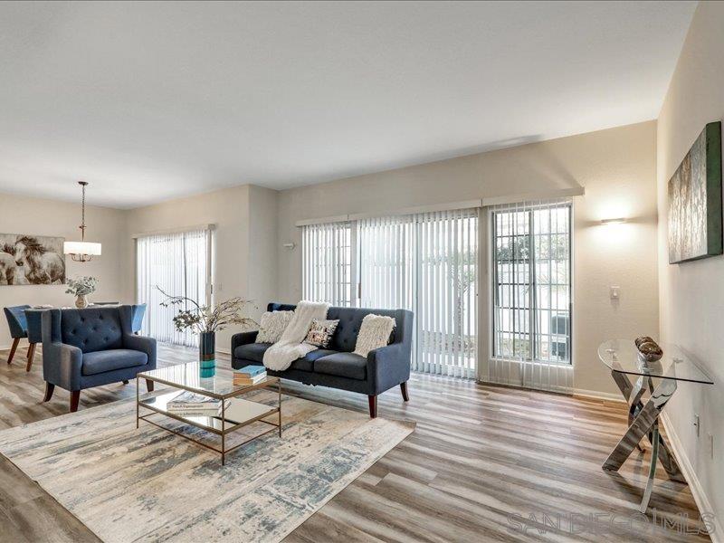 Detail Gallery Image 3 of 33 For 8641  via Mallorca  #F,  La Jolla,  CA 92037 - 2 Beds | 2/1 Baths