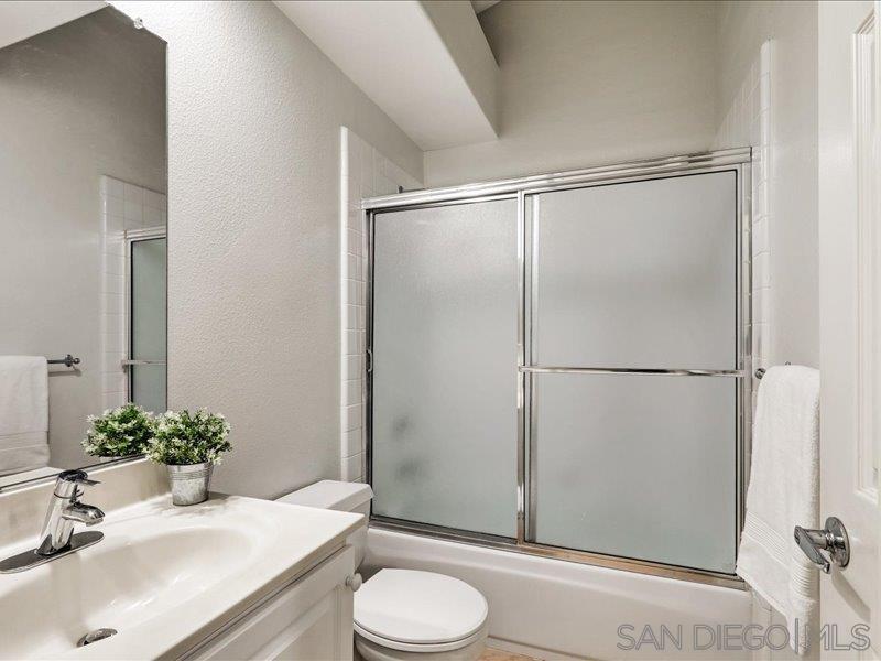 Detail Gallery Image 22 of 33 For 8641  via Mallorca  #F,  La Jolla,  CA 92037 - 2 Beds | 2/1 Baths