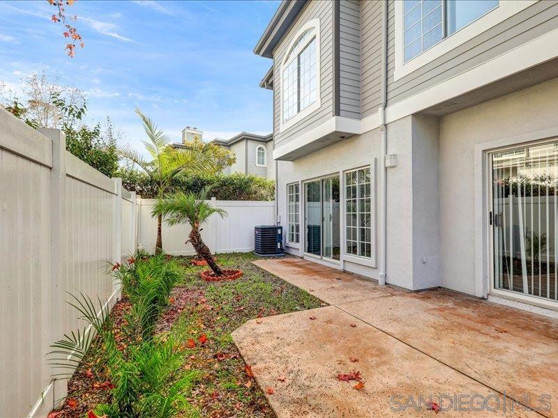 Detail Gallery Image 24 of 33 For 8641  via Mallorca  #F,  La Jolla,  CA 92037 - 2 Beds | 2/1 Baths