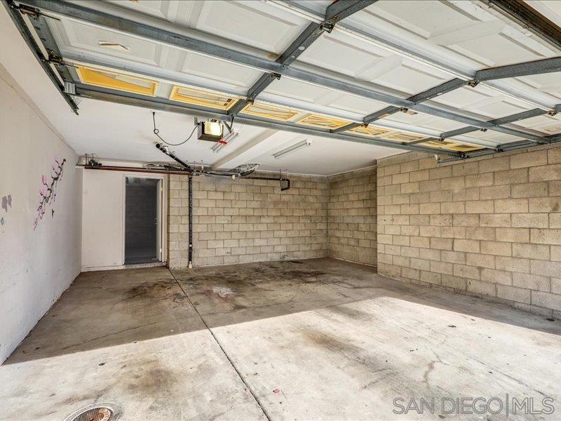 Detail Gallery Image 30 of 33 For 8641  via Mallorca  #F,  La Jolla,  CA 92037 - 2 Beds | 2/1 Baths