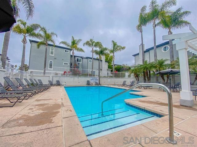 Detail Gallery Image 32 of 33 For 8641  via Mallorca  #F,  La Jolla,  CA 92037 - 2 Beds | 2/1 Baths