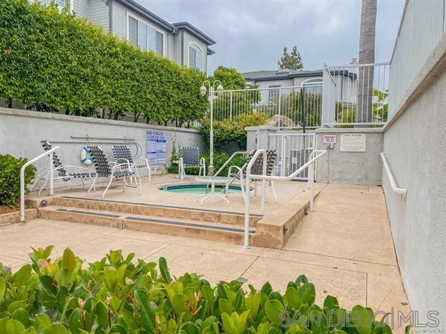 Detail Gallery Image 33 of 33 For 8641  via Mallorca  #F,  La Jolla,  CA 92037 - 2 Beds | 2/1 Baths