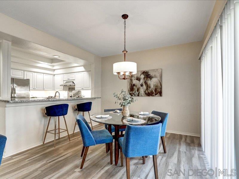 Detail Gallery Image 6 of 33 For 8641  via Mallorca  #F,  La Jolla,  CA 92037 - 2 Beds | 2/1 Baths