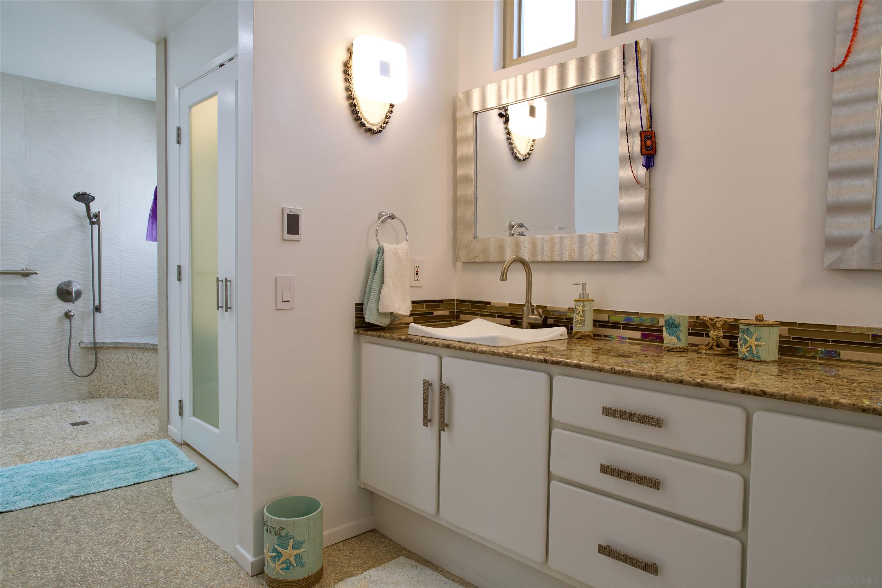 Detail Gallery Image 14 of 38 For 4549  Cove Dr  a, Carlsbad,  CA 92008 - 3 Beds | 2/1 Baths