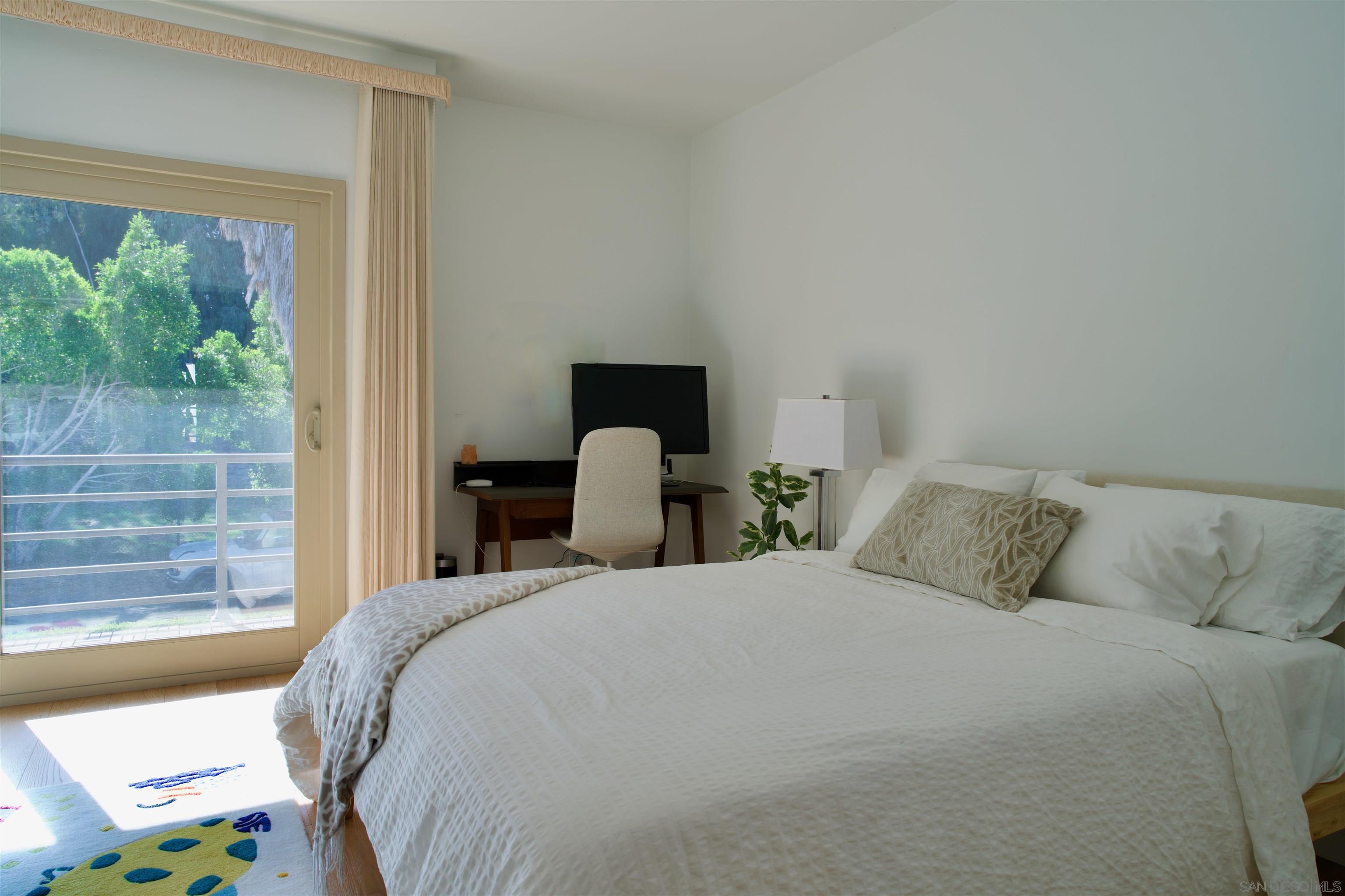 Detail Gallery Image 16 of 38 For 4549  Cove Dr  a, Carlsbad,  CA 92008 - 3 Beds | 2/1 Baths