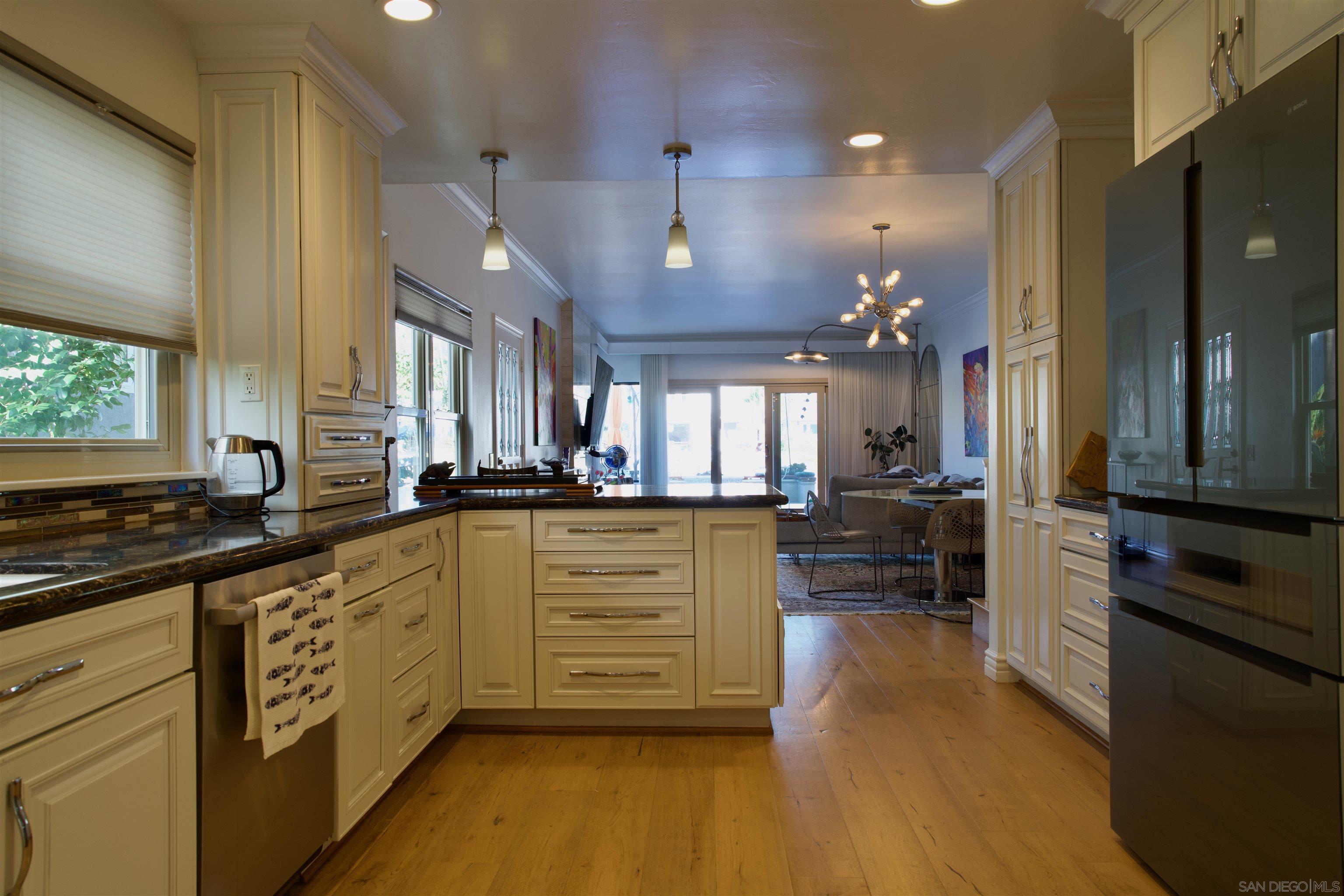 Detail Gallery Image 21 of 38 For 4549  Cove Dr  a, Carlsbad,  CA 92008 - 3 Beds | 2/1 Baths