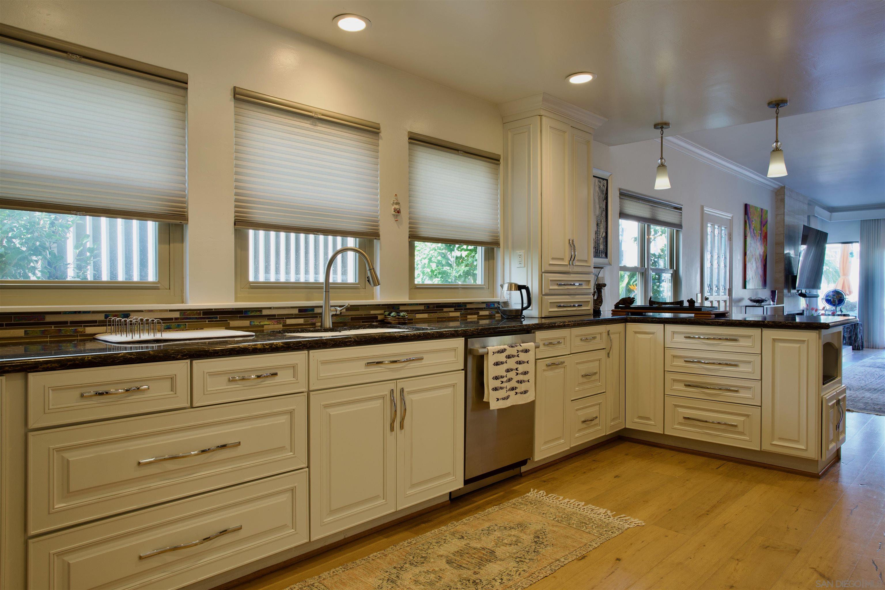 Detail Gallery Image 22 of 38 For 4549  Cove Dr  a, Carlsbad,  CA 92008 - 3 Beds | 2/1 Baths