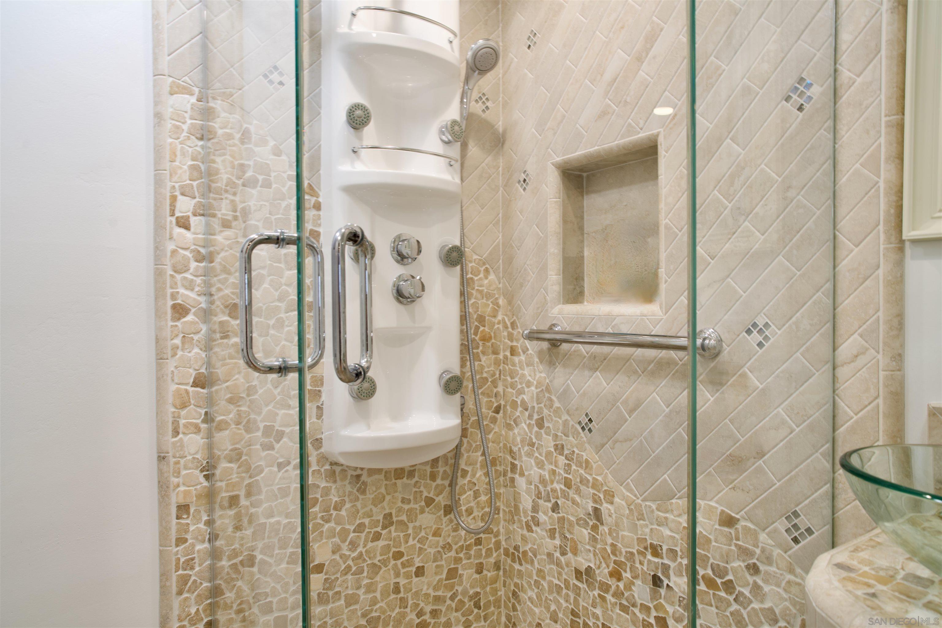 Detail Gallery Image 32 of 38 For 4549  Cove Dr  a, Carlsbad,  CA 92008 - 3 Beds | 2/1 Baths