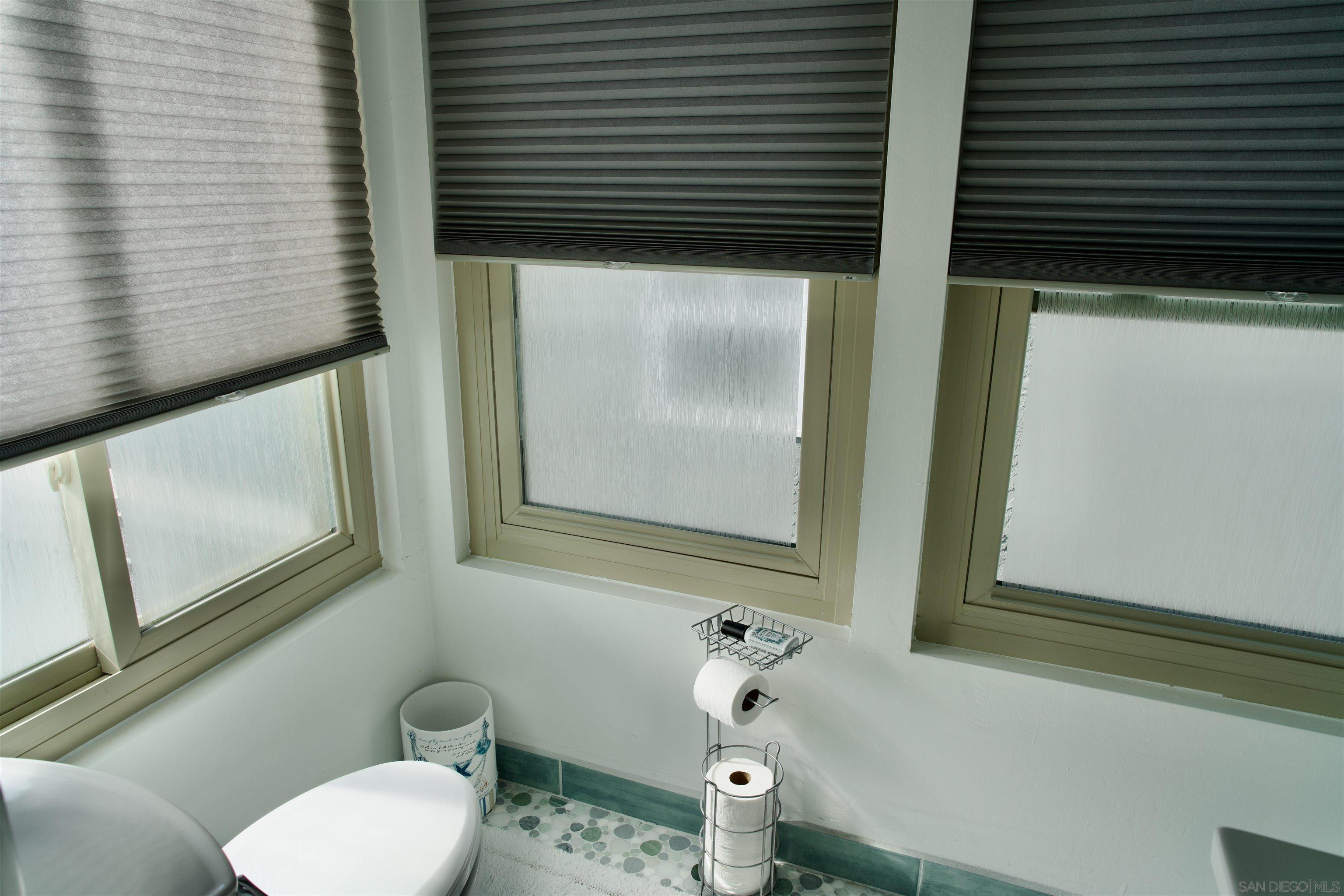 Detail Gallery Image 35 of 38 For 4549  Cove Dr  a, Carlsbad,  CA 92008 - 3 Beds | 2/1 Baths