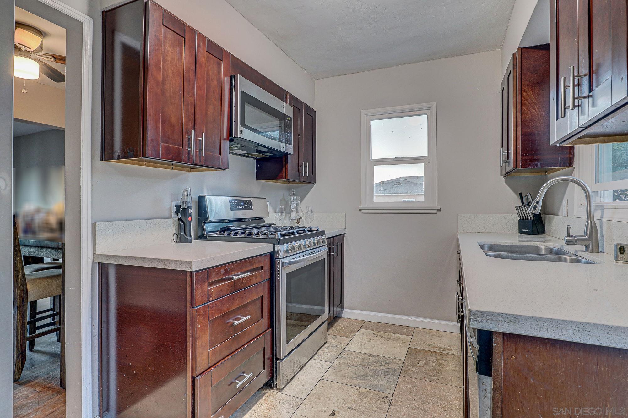 Detail Gallery Image 4 of 19 For 389  Chambers St., El Cajon,  CA 92020 - 2 Beds | 1 Baths