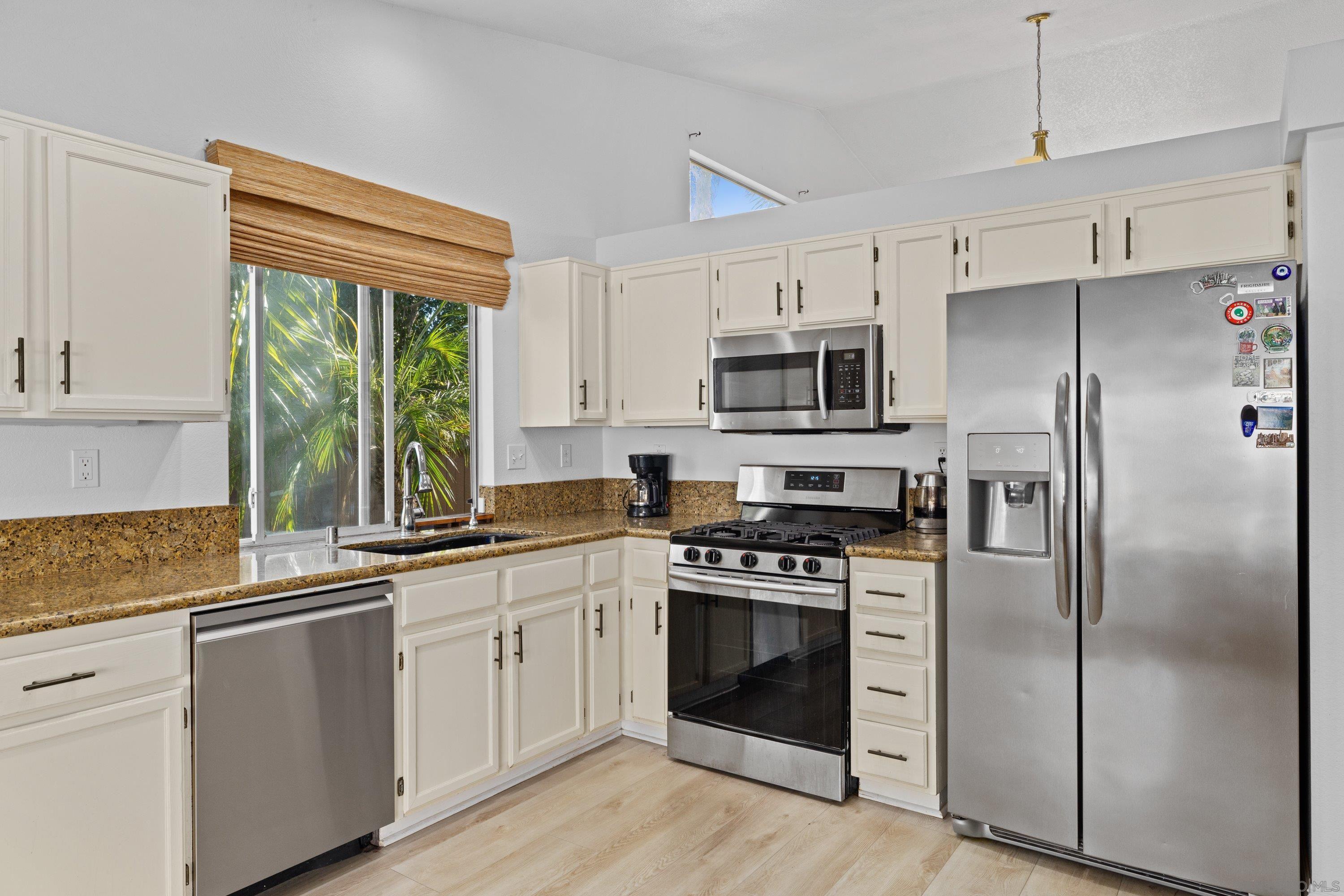 Detail Gallery Image 8 of 31 For 286  Glendale Ave, San Marcos,  CA 92069 - 3 Beds | 2 Baths