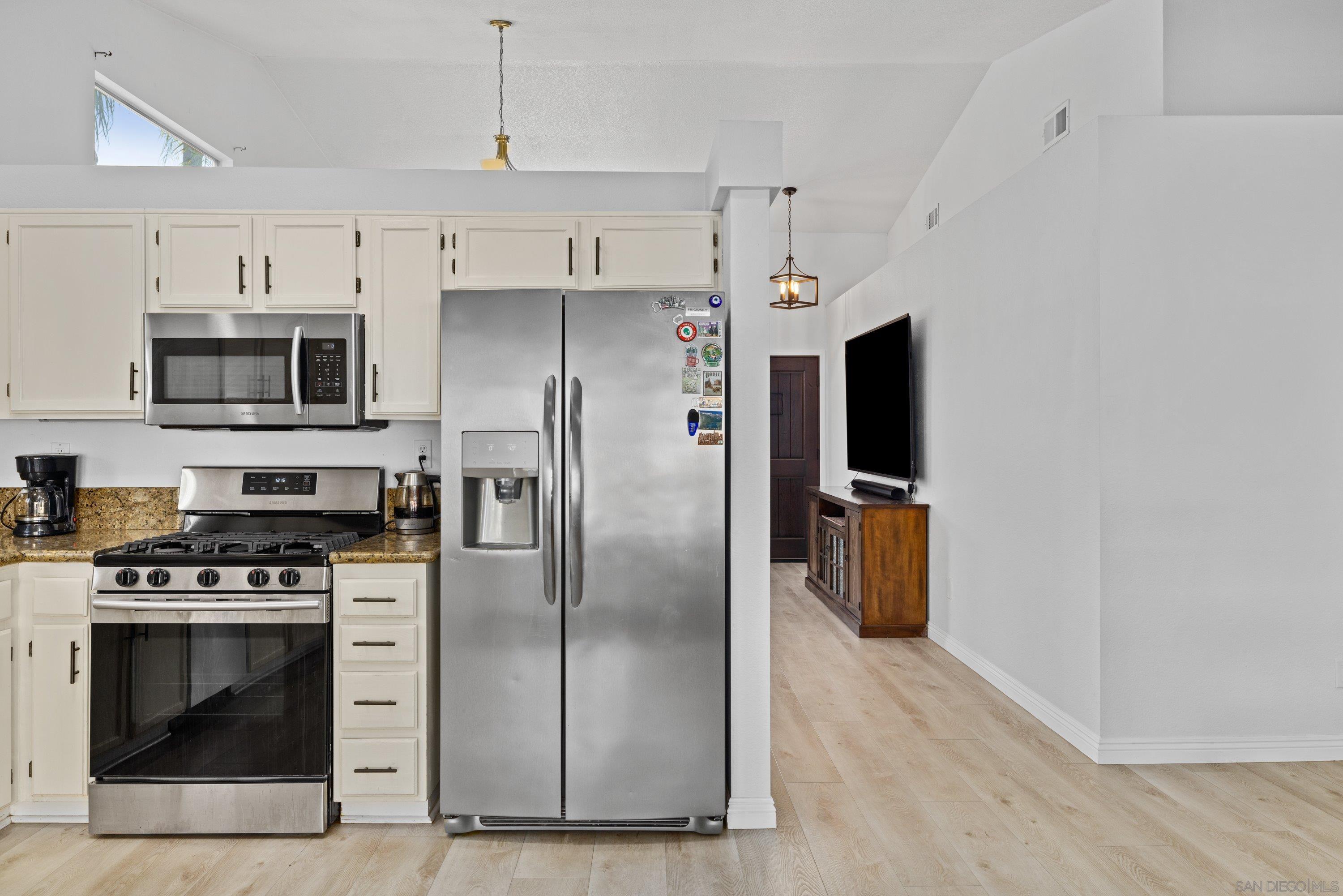 Detail Gallery Image 9 of 31 For 286  Glendale Ave, San Marcos,  CA 92069 - 3 Beds | 2 Baths