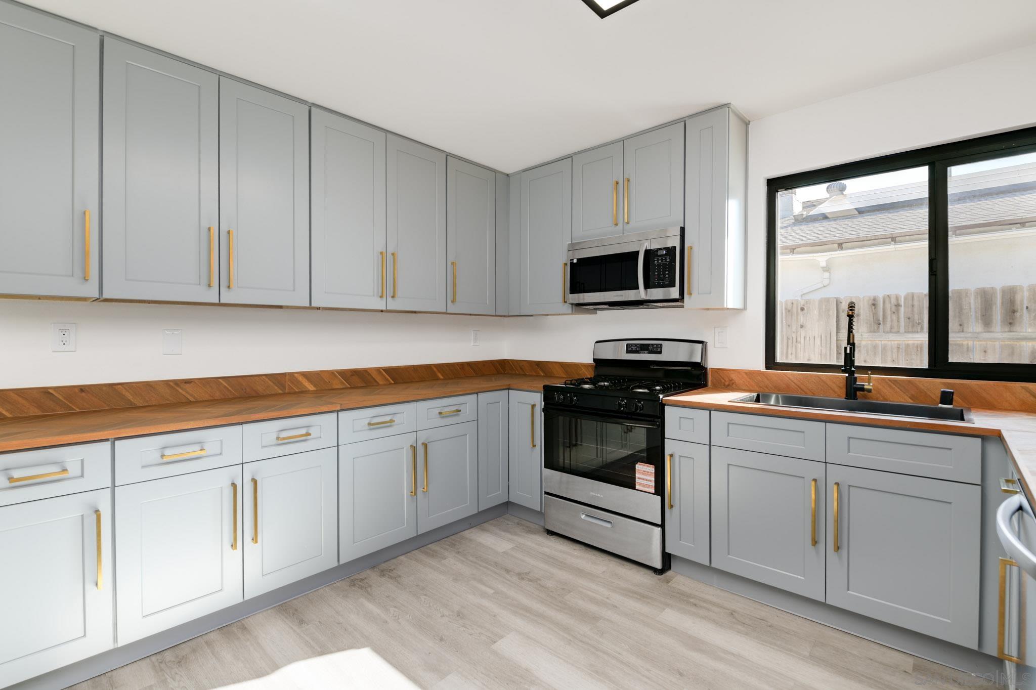 Detail Gallery Image 8 of 25 For 8667  Cetus Rd, San Diego,  CA 92126 - 3 Beds | 2 Baths