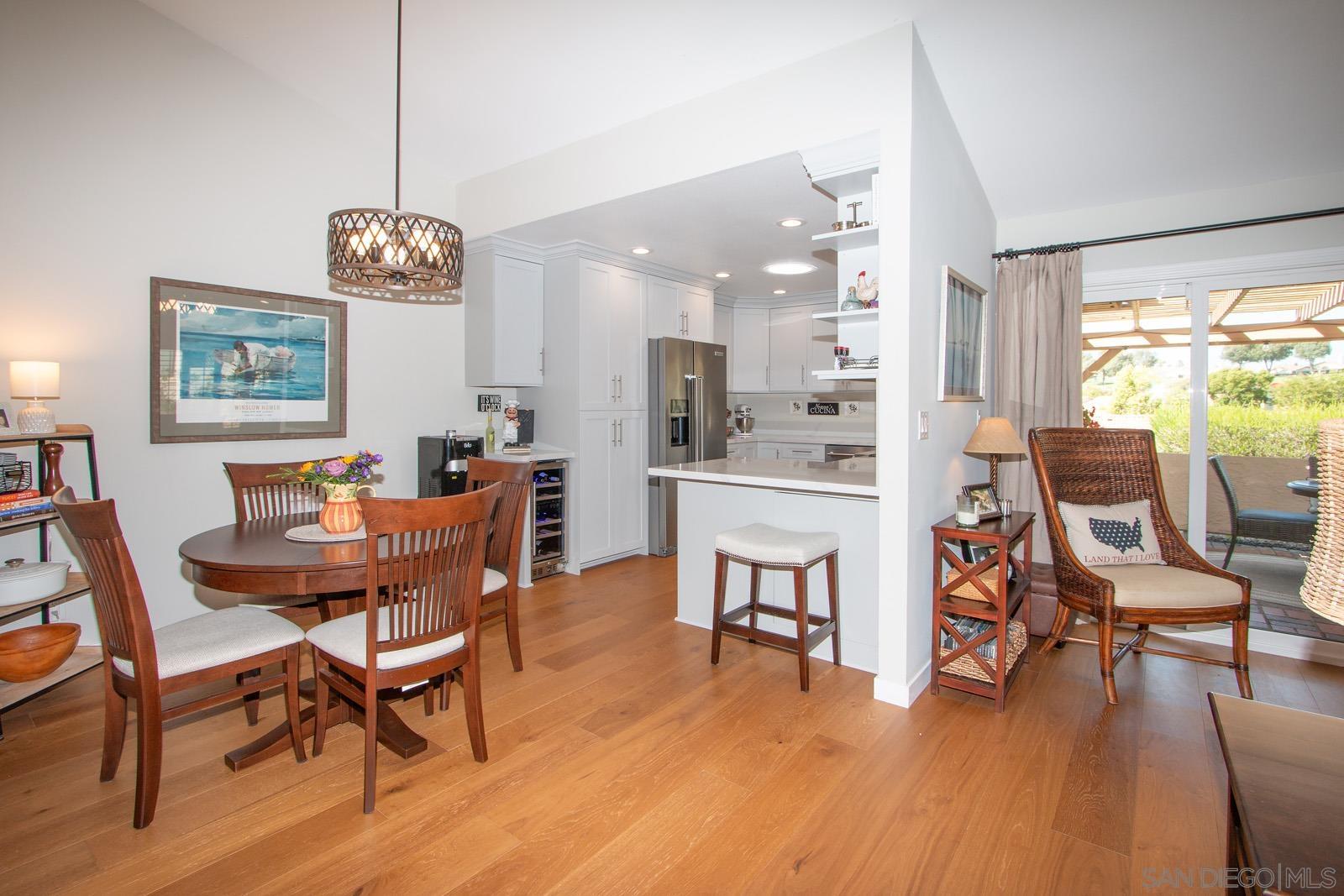 Detail Gallery Image 12 of 27 For 12870  Camino De La Breccia, San Diego,  CA 92128 - 3 Beds | 2 Baths