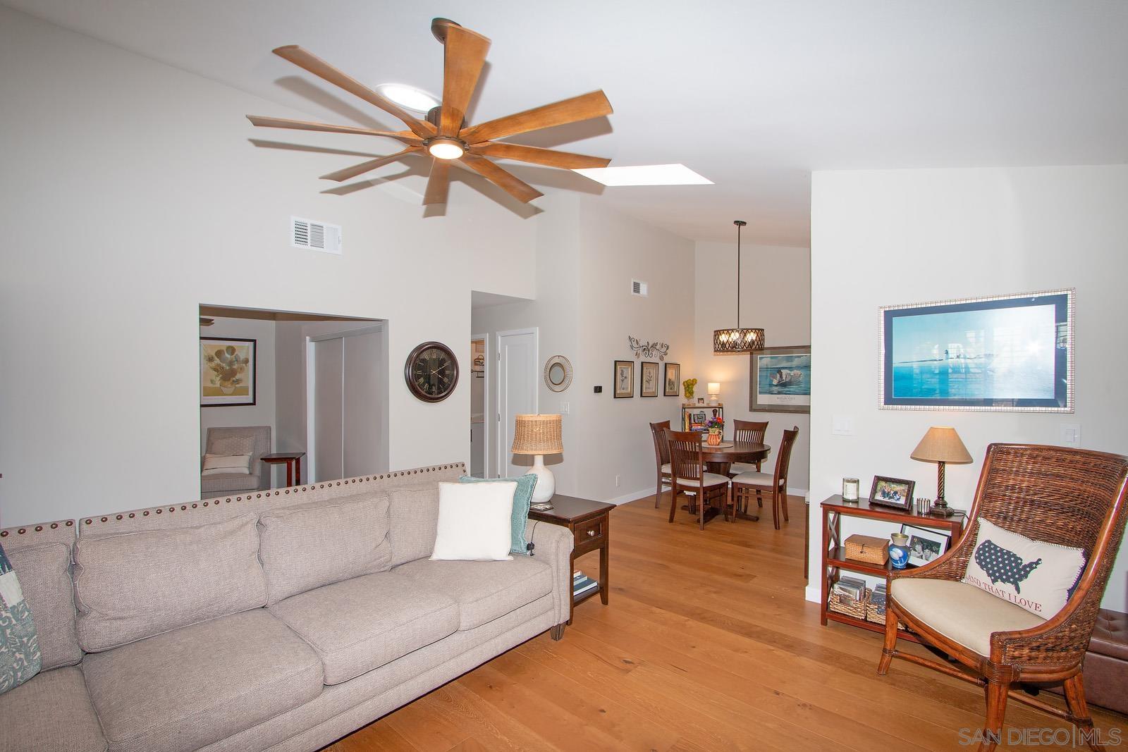 Detail Gallery Image 14 of 27 For 12870  Camino De La Breccia, San Diego,  CA 92128 - 3 Beds | 2 Baths