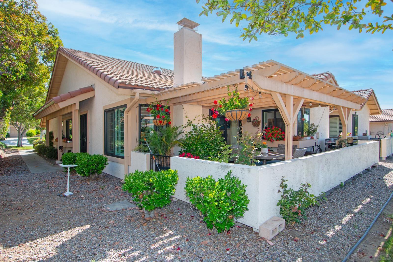 Detail Gallery Image 3 of 27 For 12870  Camino De La Breccia, San Diego,  CA 92128 - 3 Beds | 2 Baths