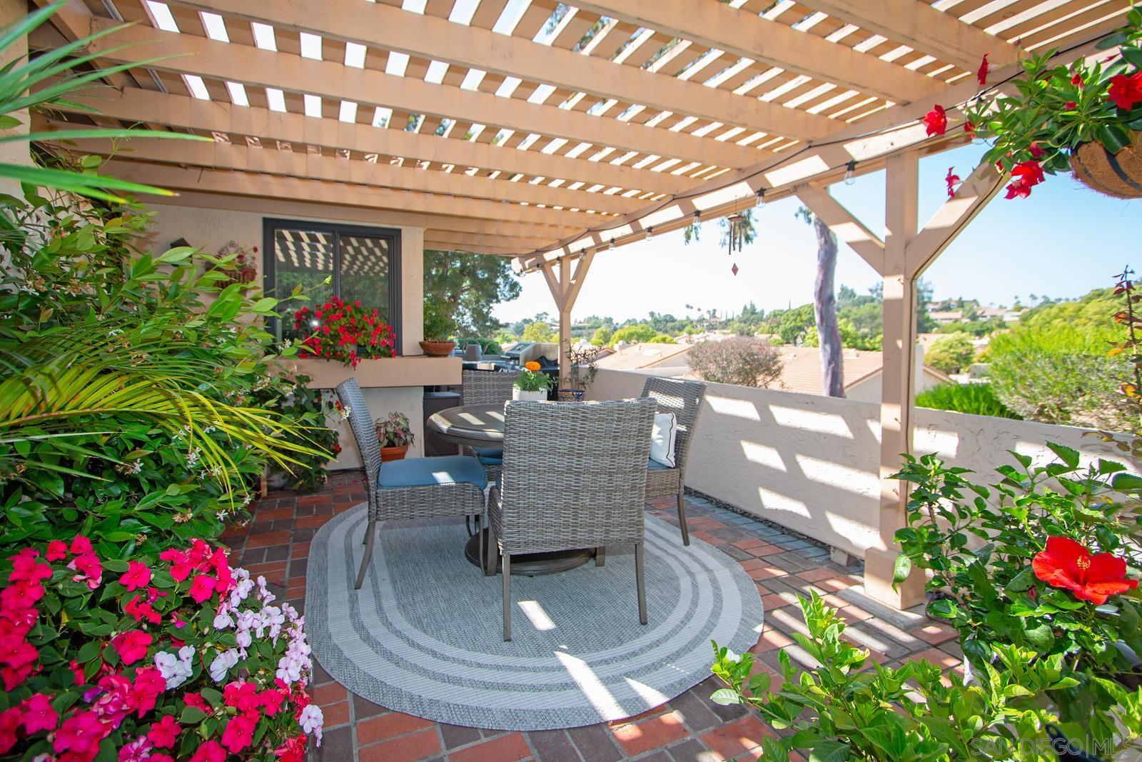 Detail Gallery Image 6 of 27 For 12870  Camino De La Breccia, San Diego,  CA 92128 - 3 Beds | 2 Baths