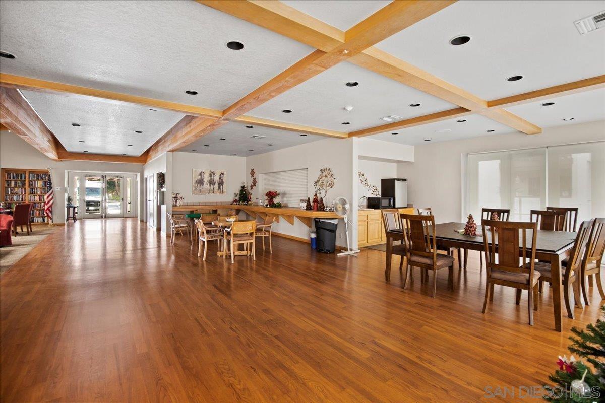 Detail Gallery Image 27 of 33 For 6350  Genesee Ave  #220,  San Diego,  CA 92122 - 1 Beds | 1 Baths