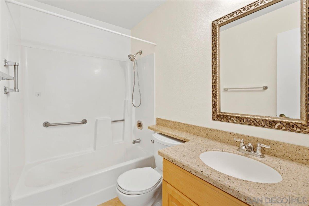 Detail Gallery Image 10 of 33 For 6350  Genesee Ave  #220,  San Diego,  CA 92122 - 1 Beds | 1 Baths