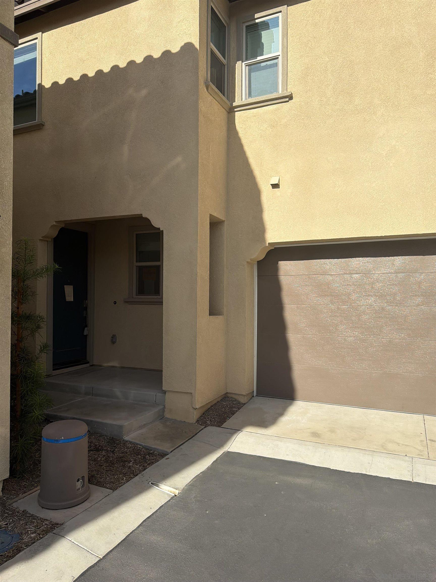 Front Image Thumbnail for SD250045739