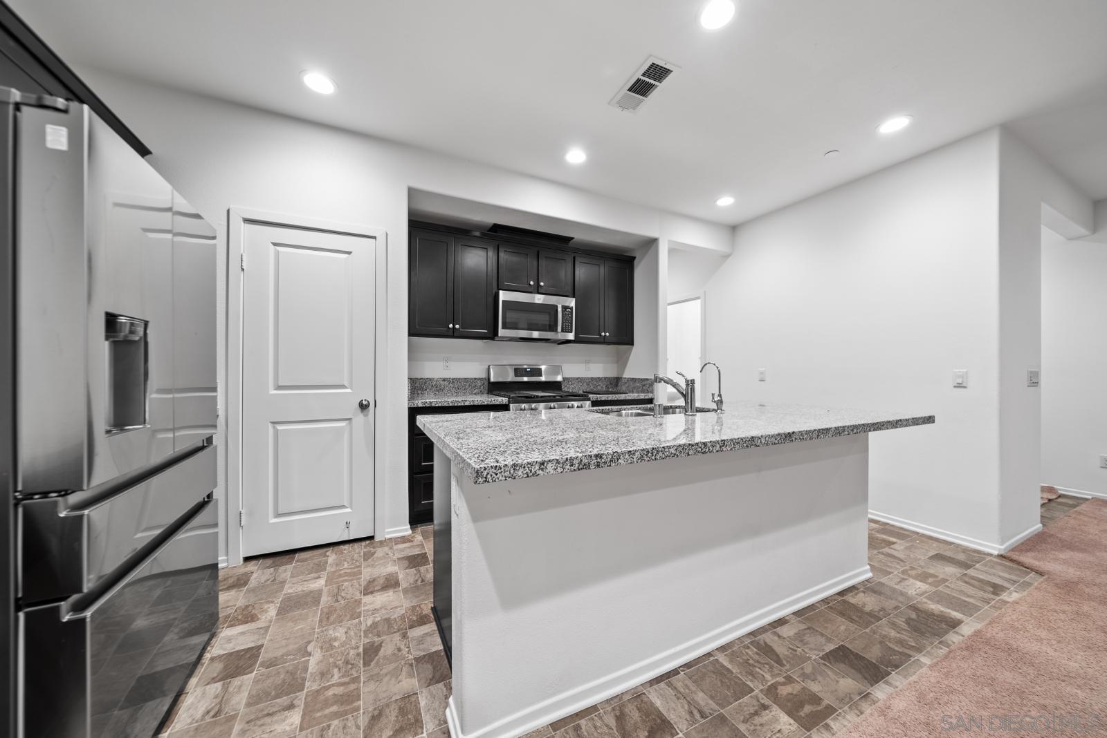 Detail Gallery Image 9 of 41 For 29423  Tourmaline Way, Winchester,  CA 92596 - 4 Beds | 2/1 Baths