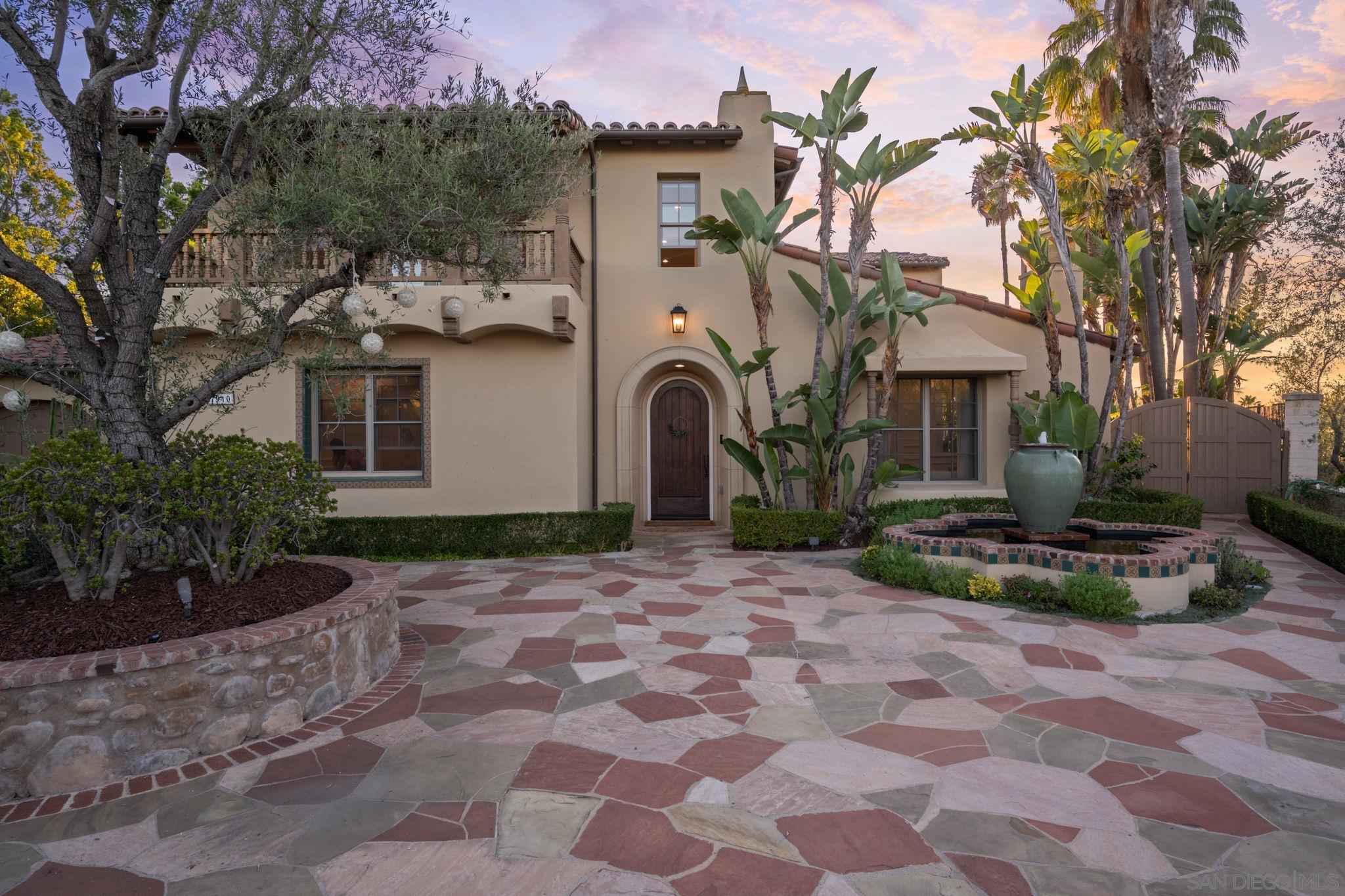 Detail Gallery Image 2 of 43 For 7910  Nathaniel Ct, San Diego,  CA 92127 - 6 Beds | 4/1 Baths