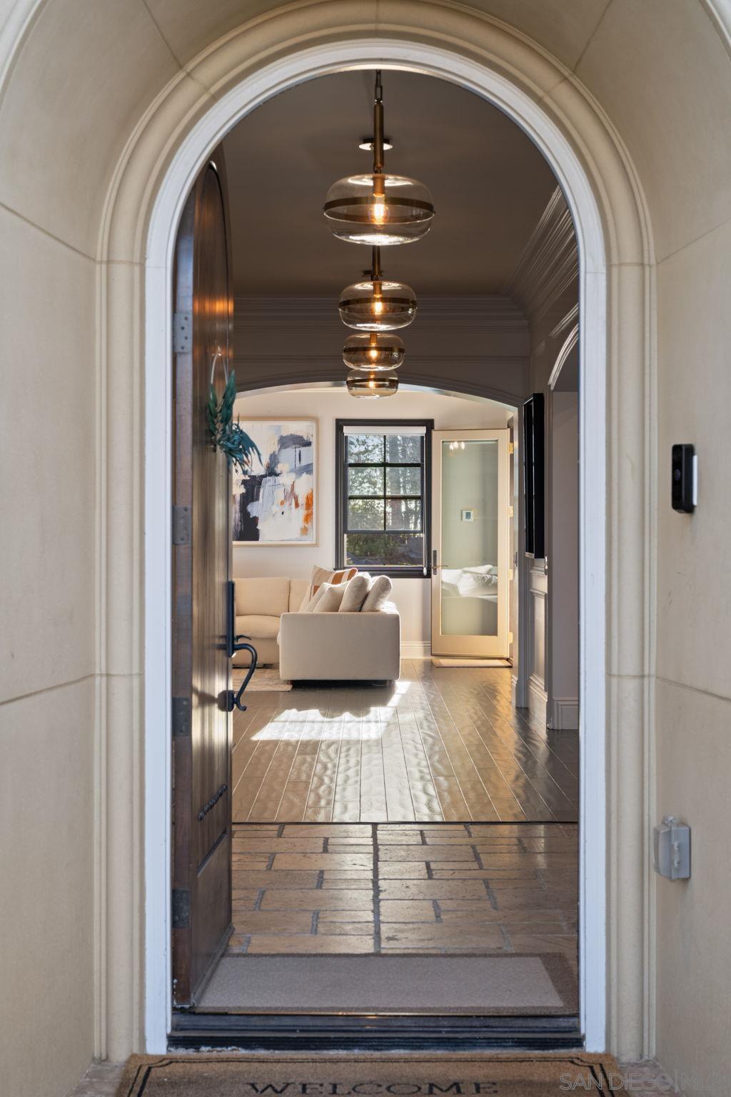 Detail Gallery Image 14 of 43 For 7910  Nathaniel Ct, San Diego,  CA 92127 - 6 Beds | 4/1 Baths