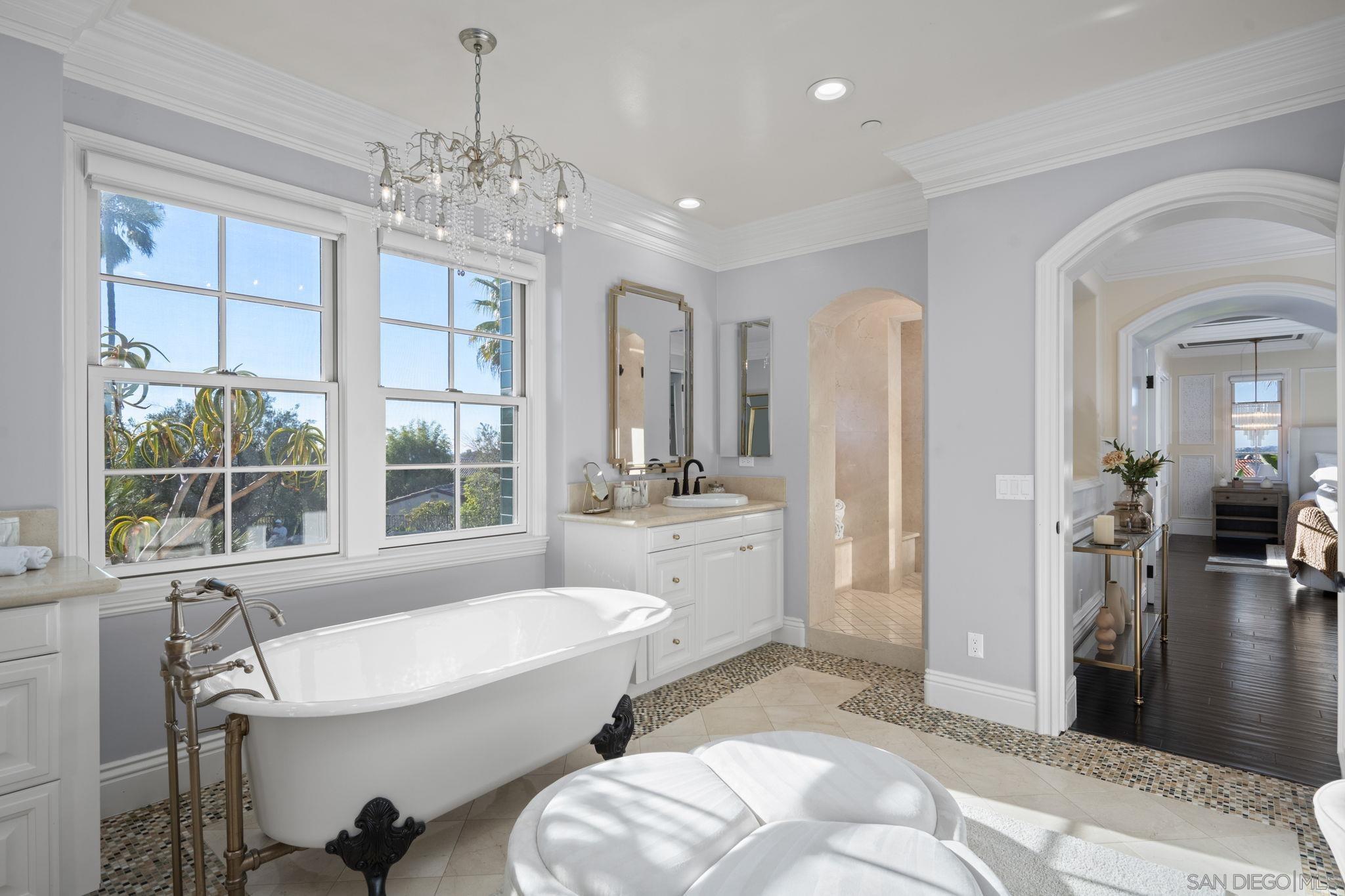 Detail Gallery Image 19 of 43 For 7910  Nathaniel Ct, San Diego,  CA 92127 - 6 Beds | 4/1 Baths