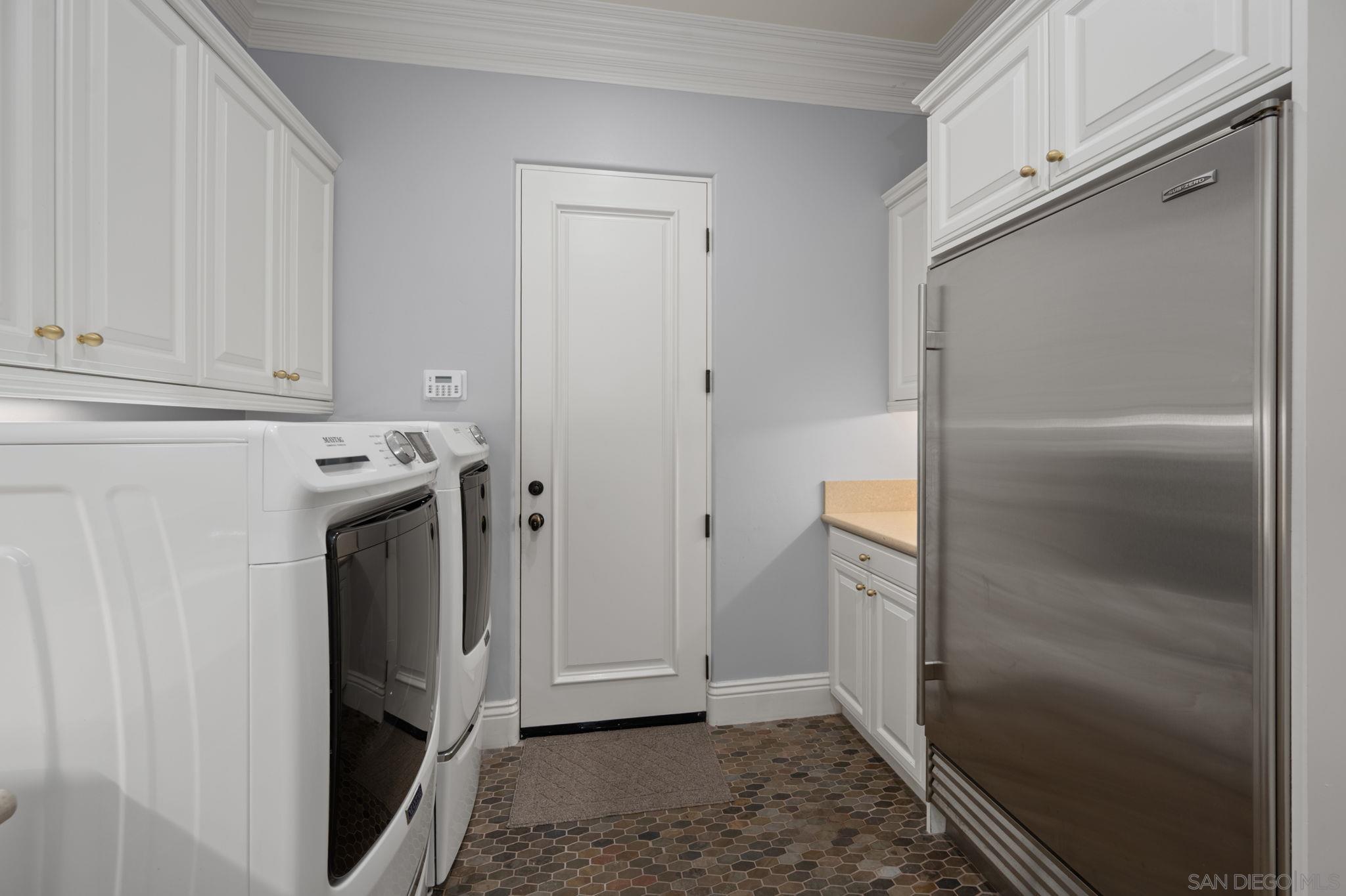 Detail Gallery Image 25 of 43 For 7910  Nathaniel Ct, San Diego,  CA 92127 - 6 Beds | 4/1 Baths