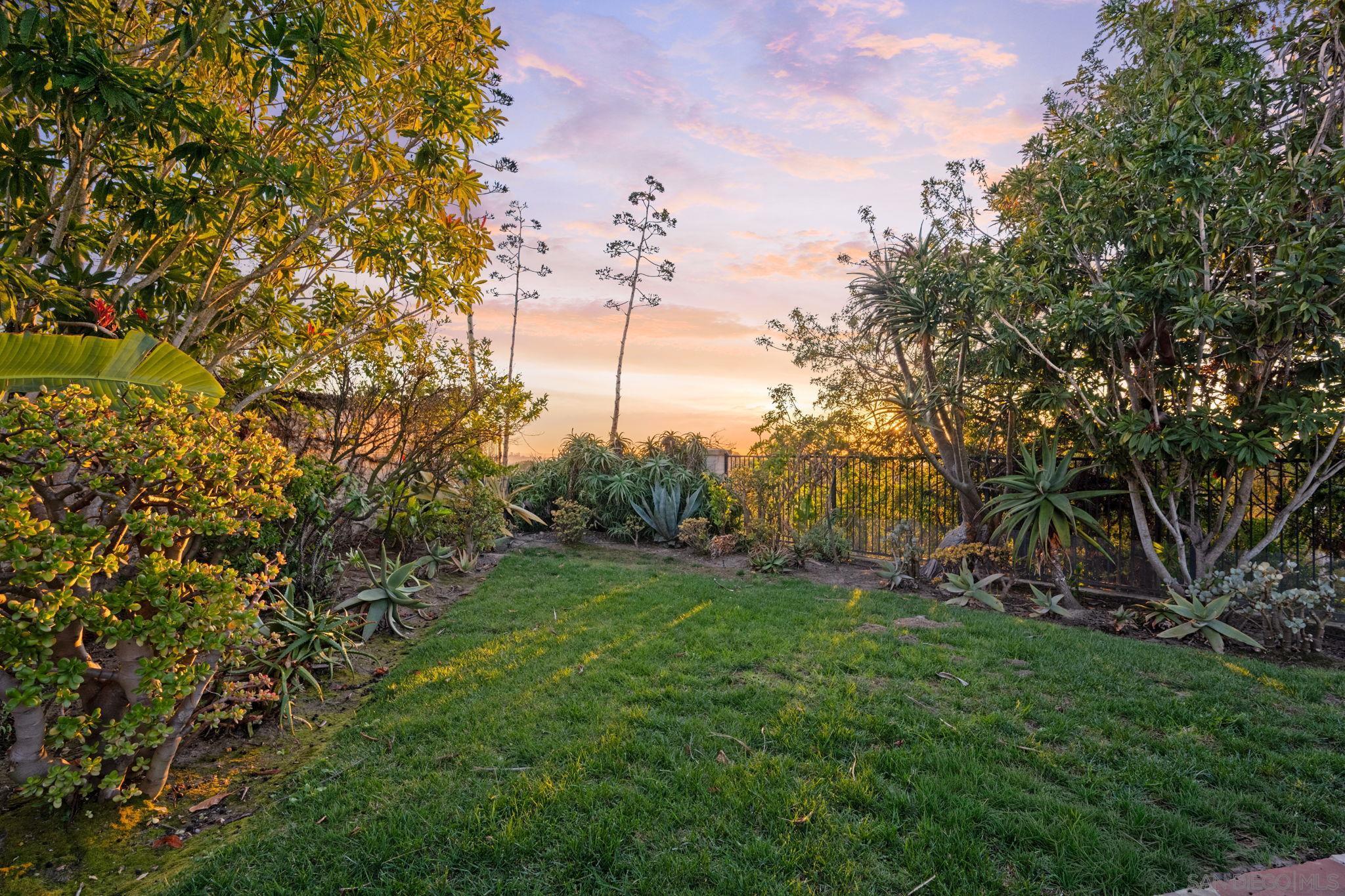 Detail Gallery Image 35 of 43 For 7910  Nathaniel Ct, San Diego,  CA 92127 - 6 Beds | 4/1 Baths