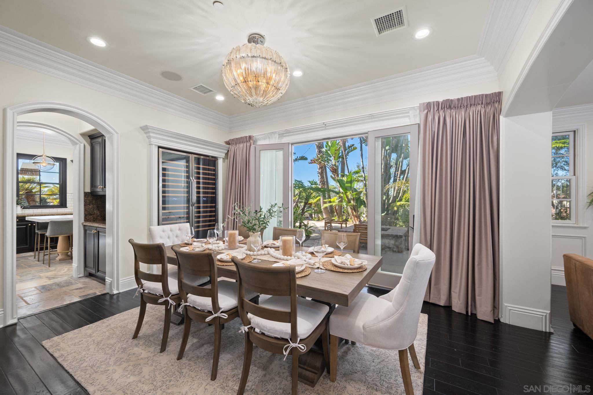 Detail Gallery Image 9 of 43 For 7910  Nathaniel Ct, San Diego,  CA 92127 - 6 Beds | 4/1 Baths