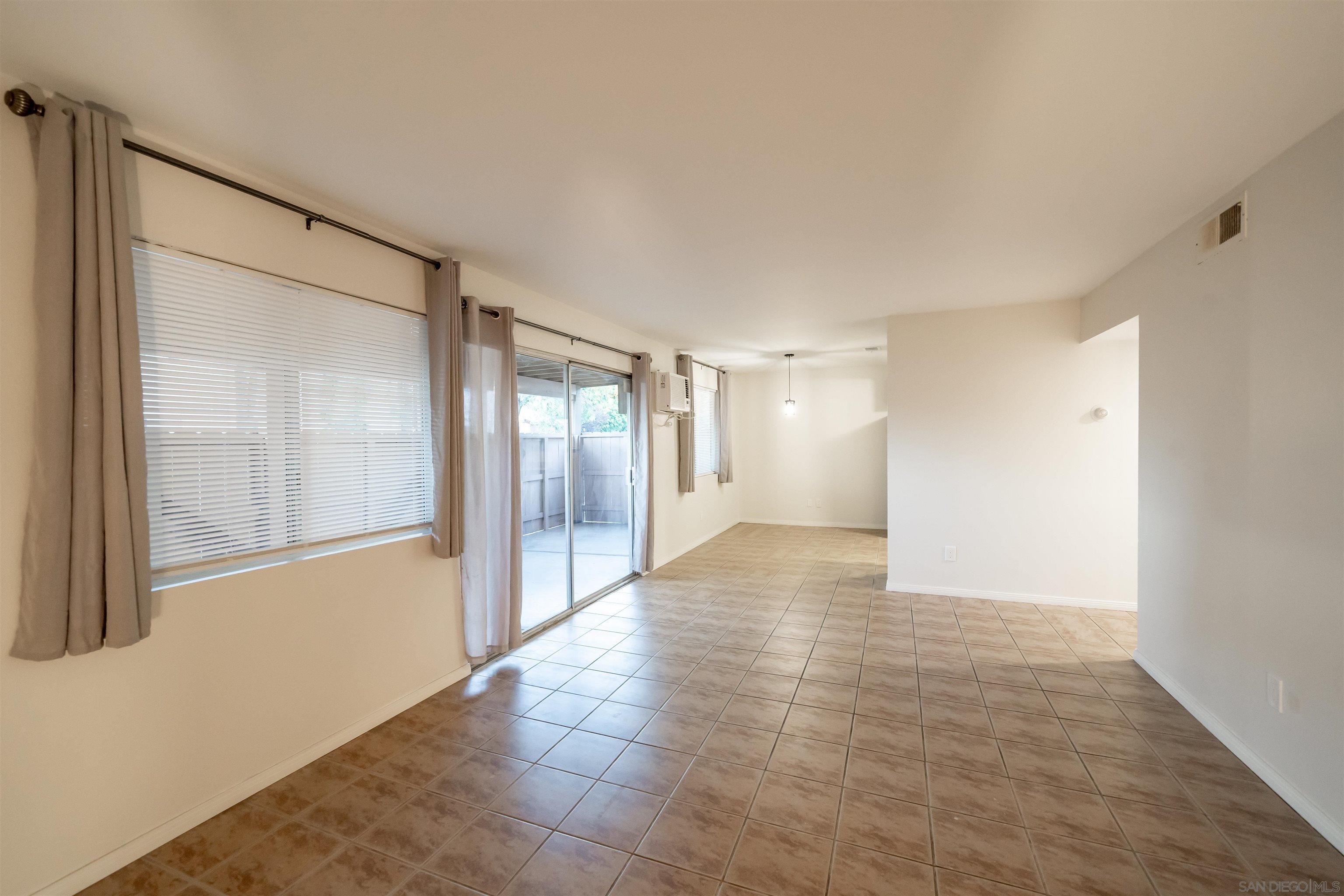 Detail Gallery Image 2 of 17 For 909  Martin Dr  a, Escondido,  CA 92026 - 2 Beds | 1 Baths