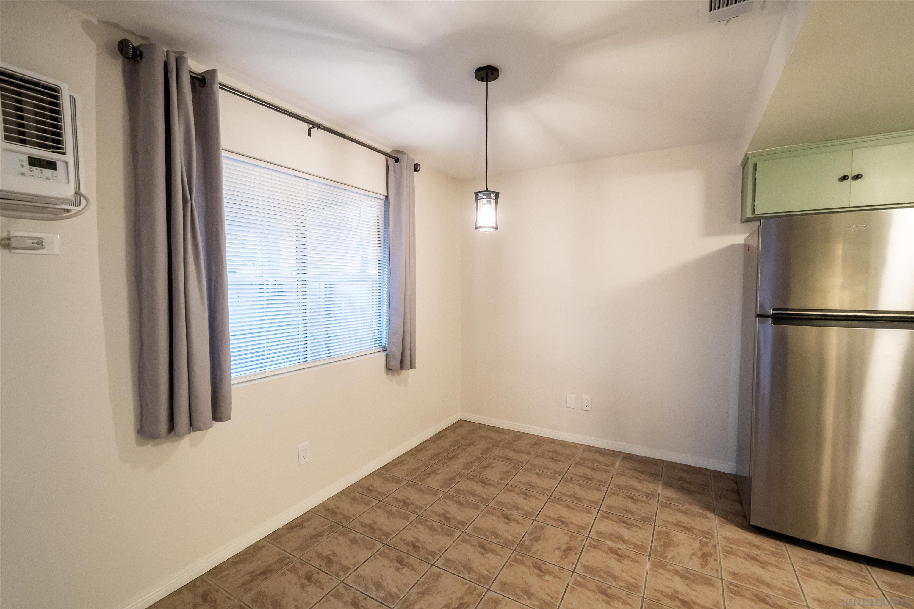 Detail Gallery Image 3 of 17 For 909  Martin Dr  a, Escondido,  CA 92026 - 2 Beds | 1 Baths