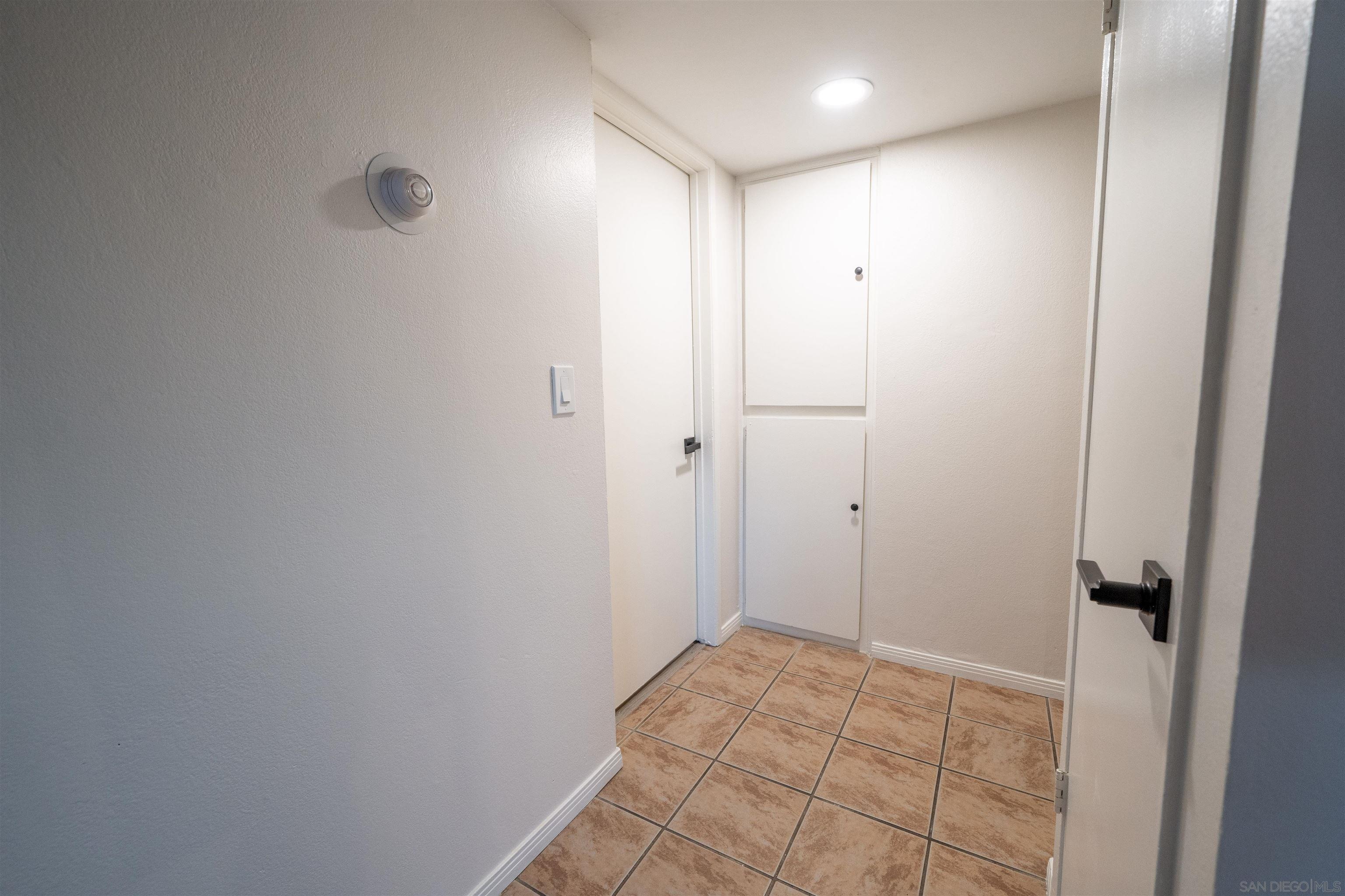 Detail Gallery Image 7 of 17 For 909  Martin Dr  a, Escondido,  CA 92026 - 2 Beds | 1 Baths