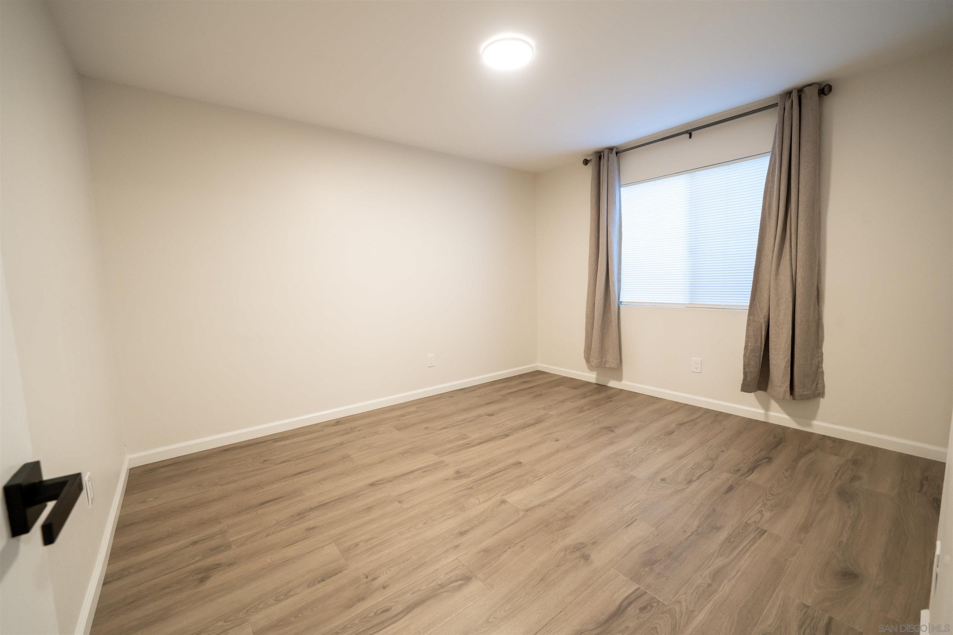 Detail Gallery Image 9 of 18 For 909  Martin Dr  a, Escondido,  CA 92026 - 2 Beds | 1 Baths