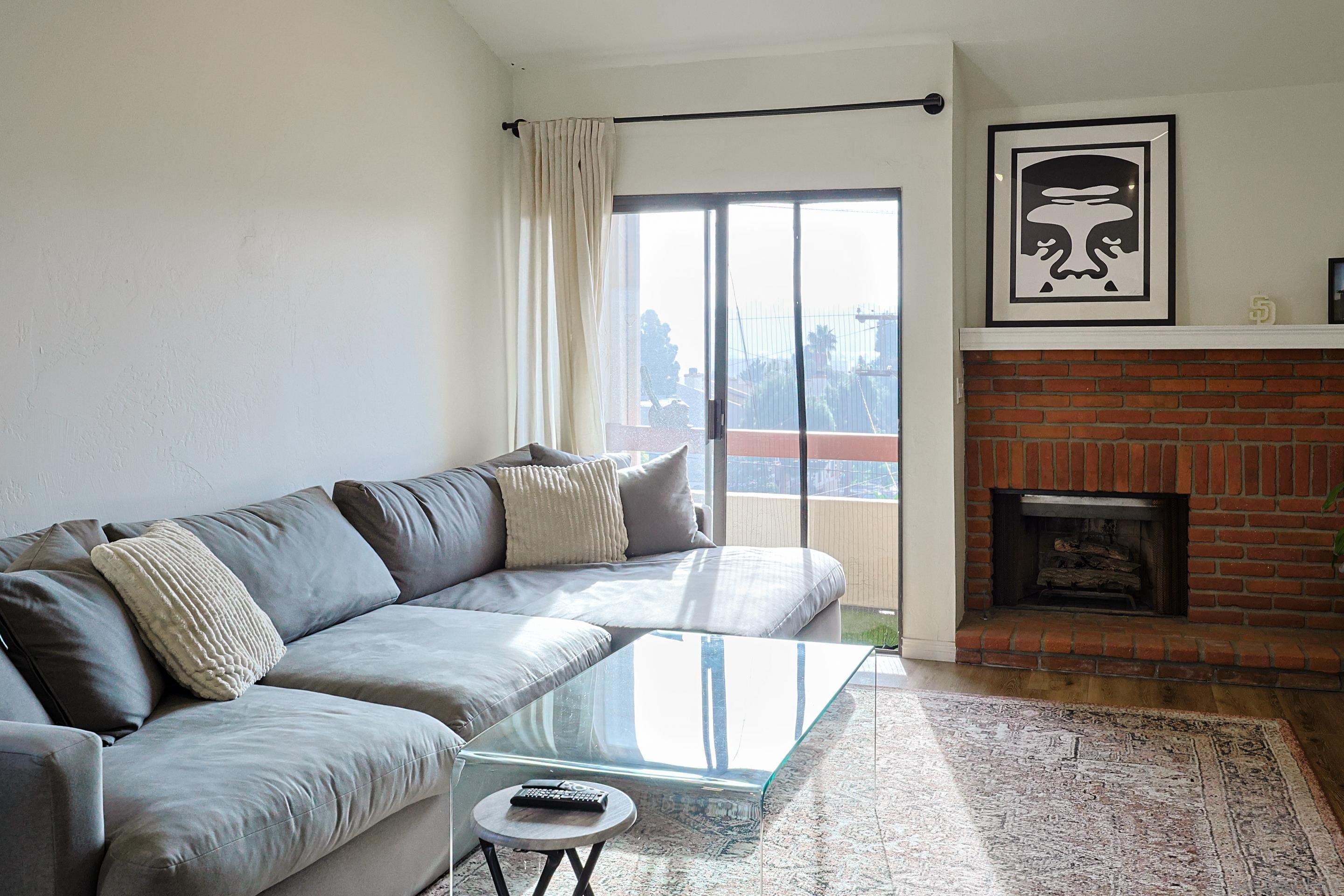 Detail Gallery Image 3 of 45 For 1118  Fresno St  #1,  San Diego,  CA 92111 - 1 Beds | 1/1 Baths