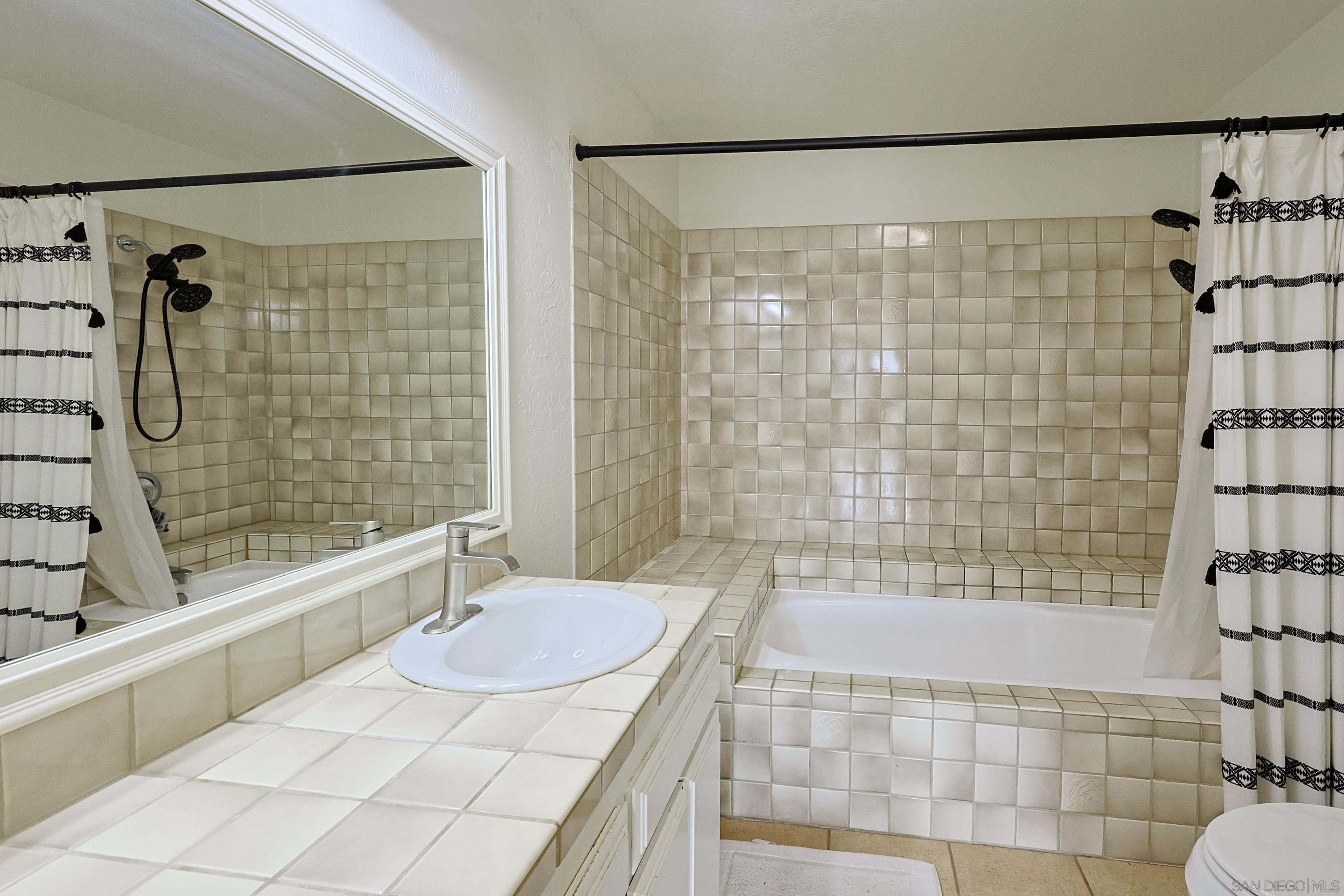 Detail Gallery Image 30 of 45 For 1118  Fresno St  #1,  San Diego,  CA 92111 - 1 Beds | 1/1 Baths