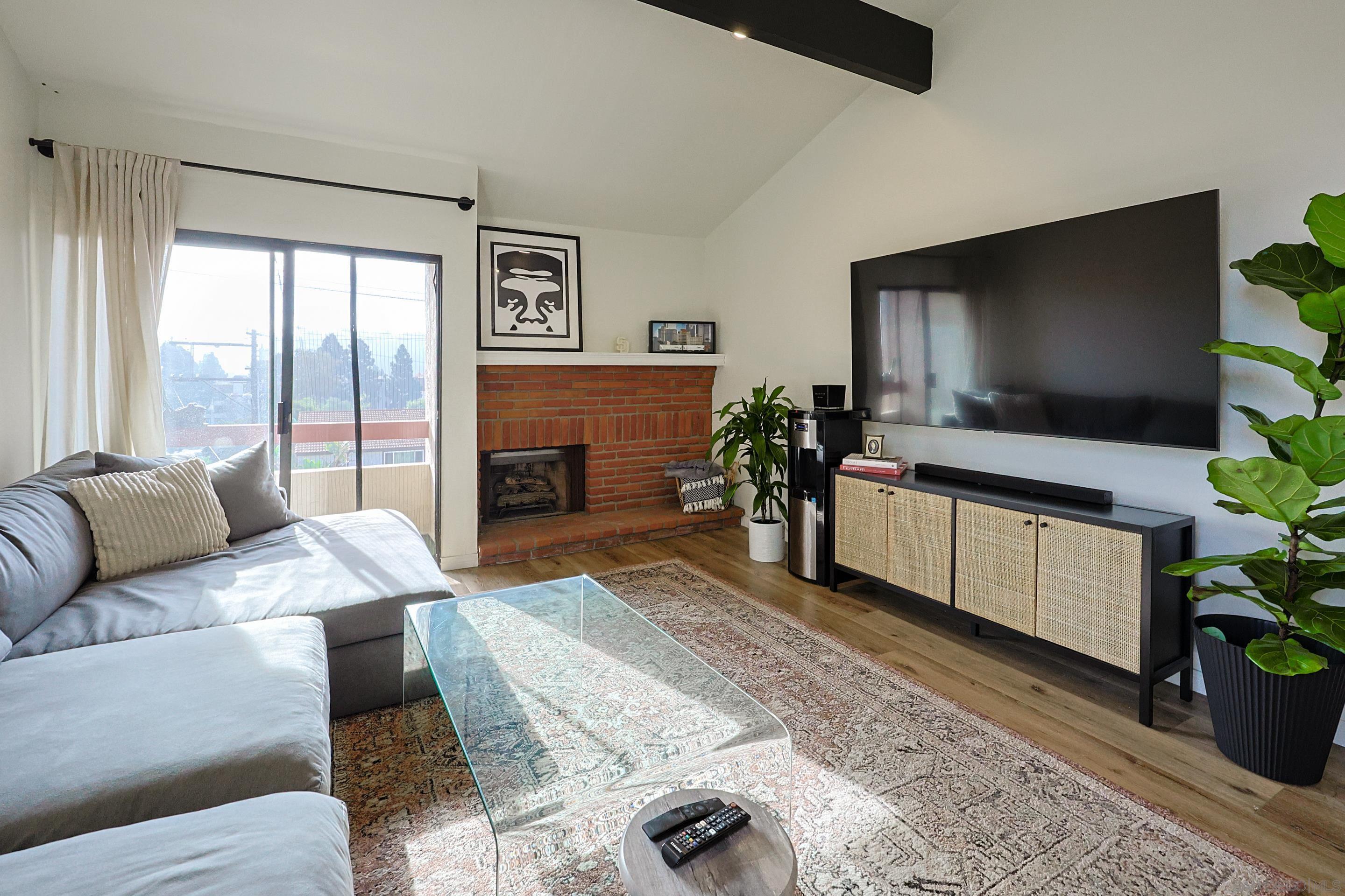 Detail Gallery Image 5 of 45 For 1118  Fresno St  #1,  San Diego,  CA 92111 - 1 Beds | 1/1 Baths