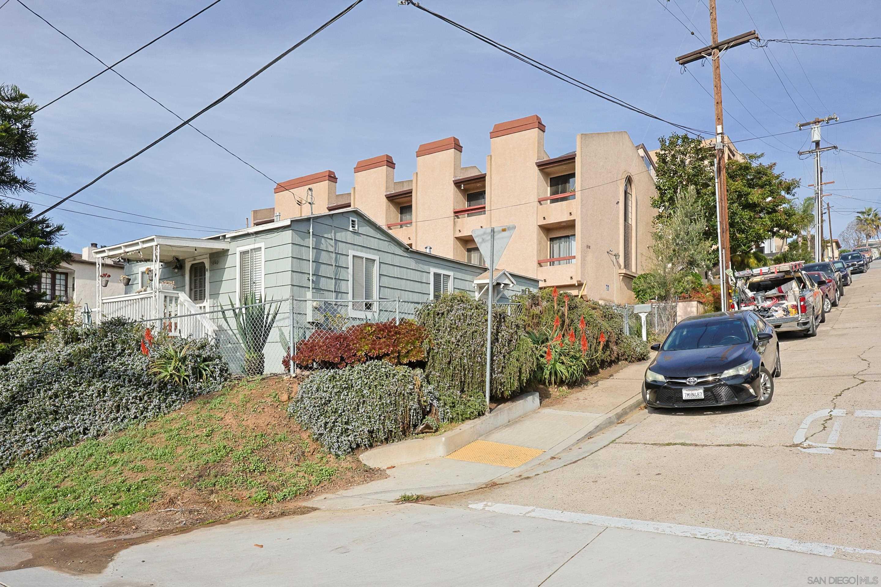 Detail Gallery Image 44 of 45 For 1118  Fresno St  #1,  San Diego,  CA 92111 - 1 Beds | 1/1 Baths