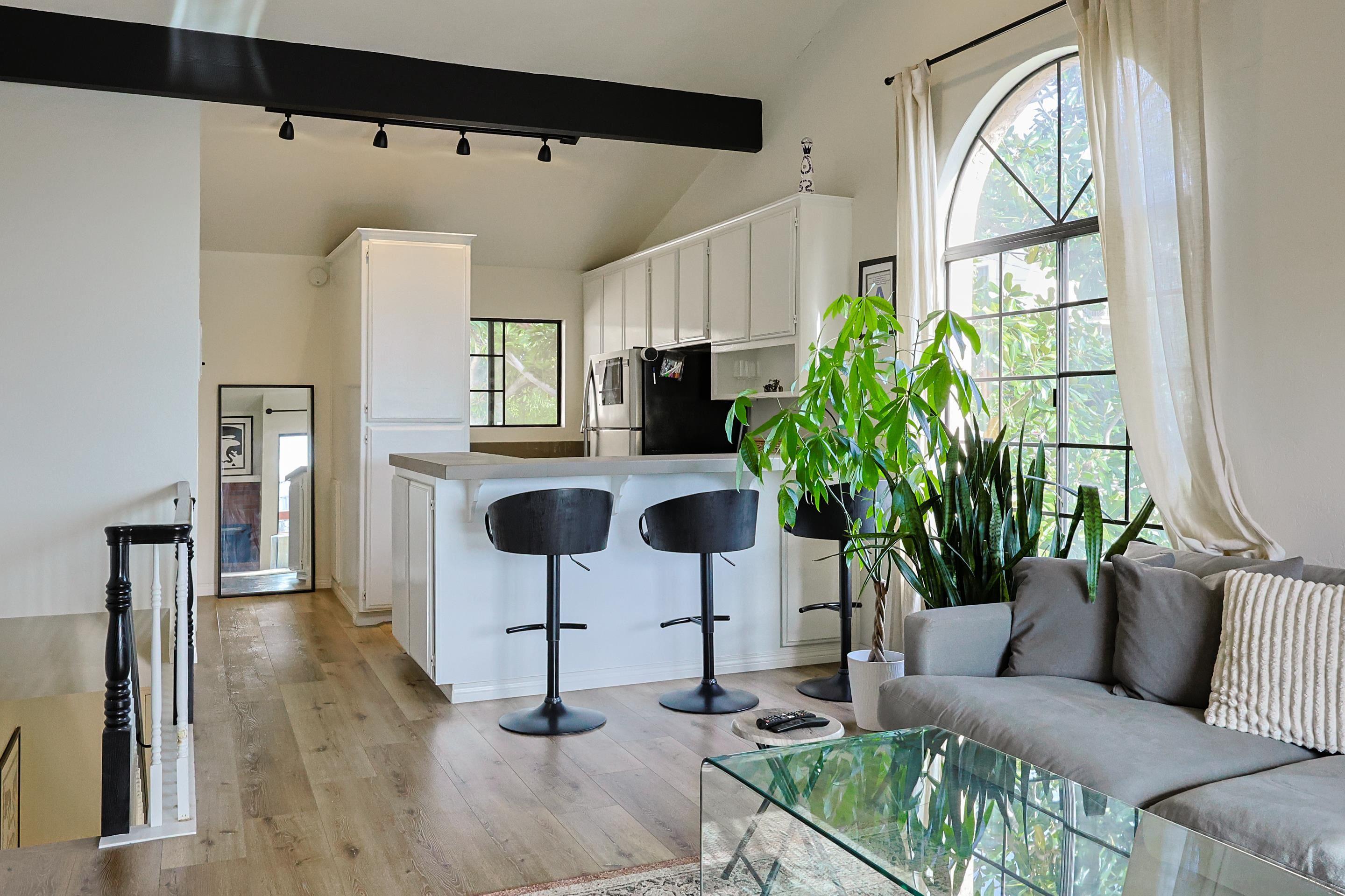 Detail Gallery Image 7 of 45 For 1118  Fresno St  #1,  San Diego,  CA 92111 - 1 Beds | 1/1 Baths