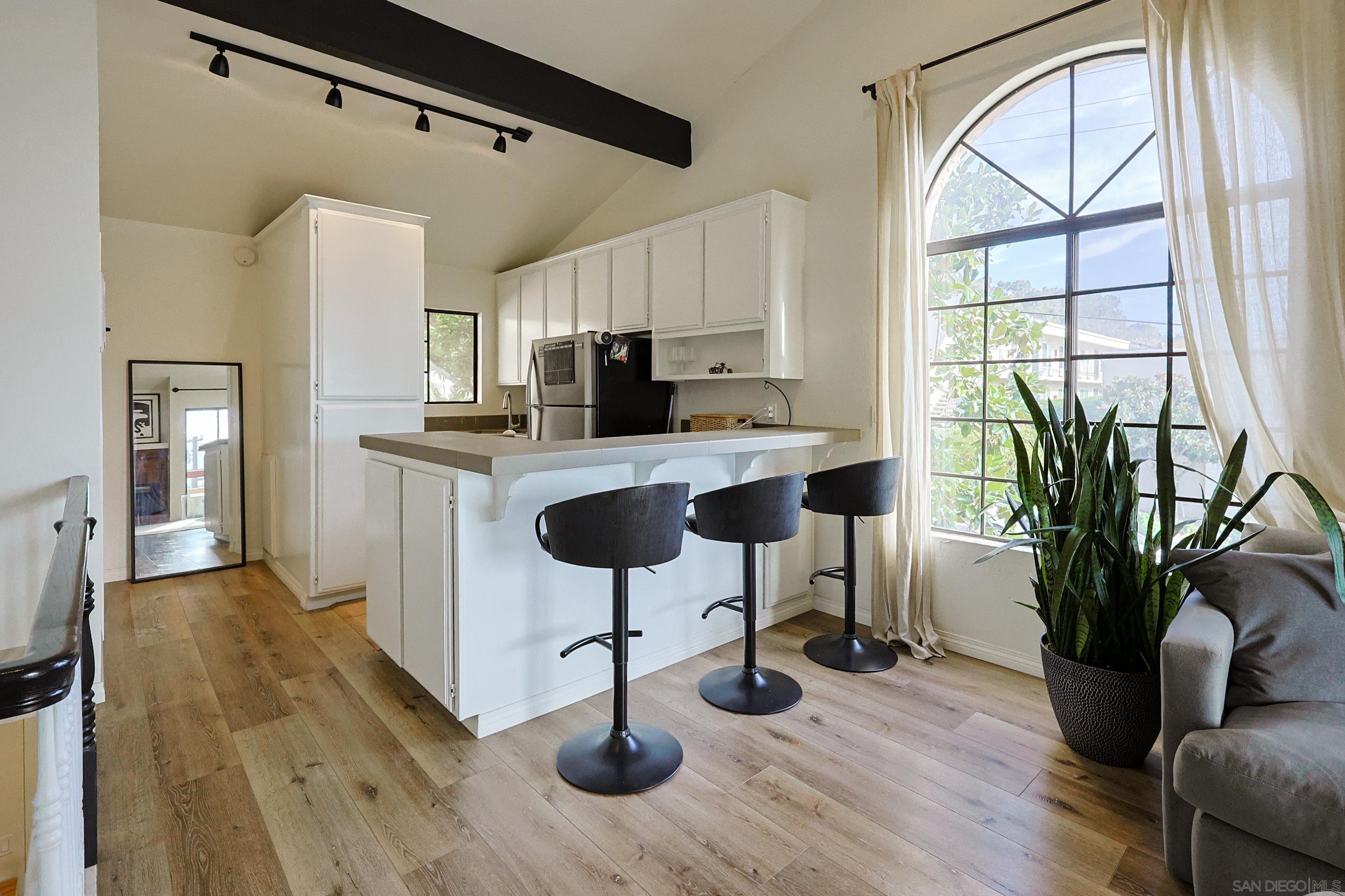 Detail Gallery Image 10 of 45 For 1118  Fresno St  #1,  San Diego,  CA 92111 - 1 Beds | 1/1 Baths