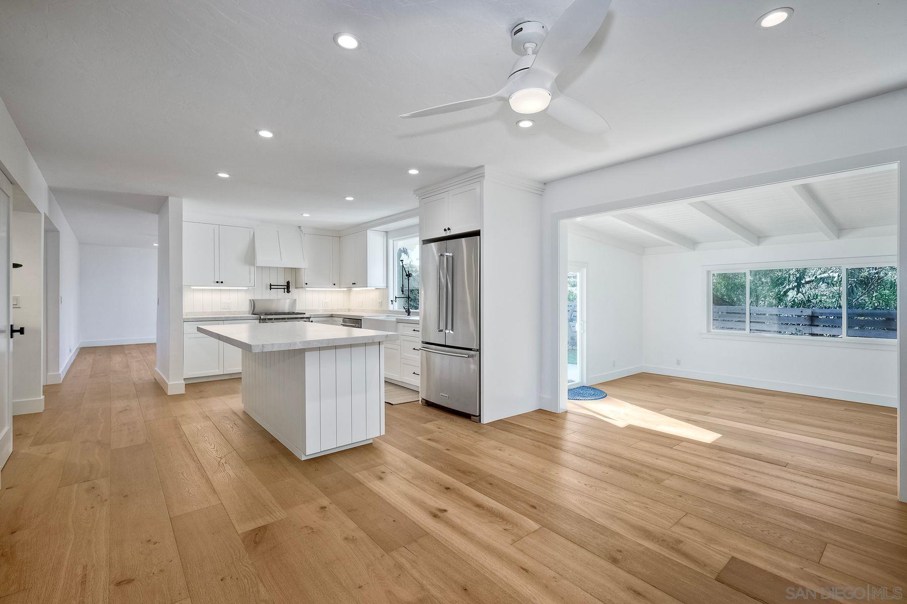 Detail Gallery Image 11 of 29 For 1311  Crestridge Dr, Oceanside,  CA 92054 - 3 Beds | 3 Baths