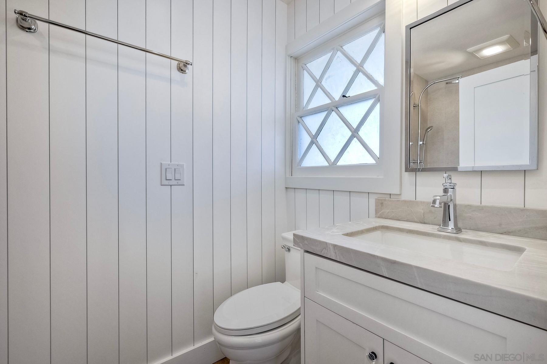 Detail Gallery Image 21 of 29 For 1311  Crestridge Dr, Oceanside,  CA 92054 - 3 Beds | 3 Baths