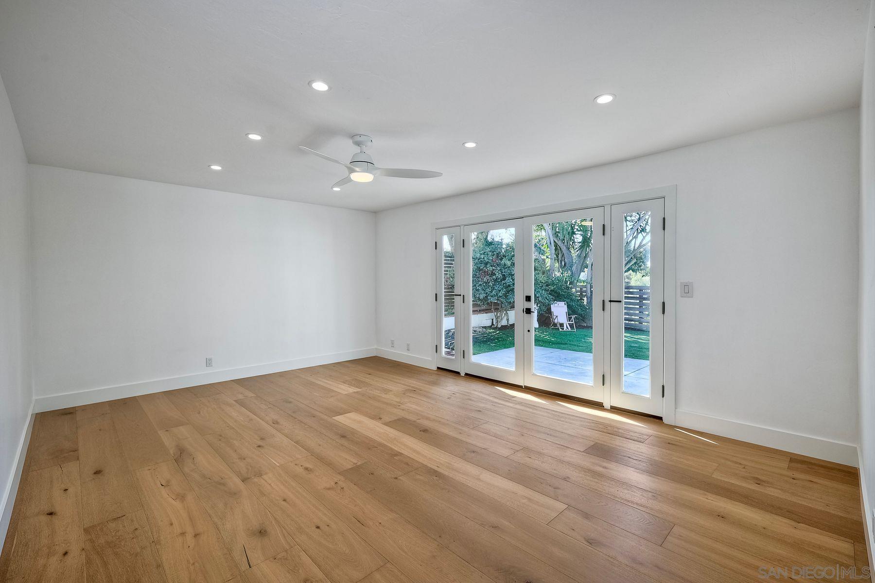 Detail Gallery Image 4 of 29 For 1311  Crestridge Dr, Oceanside,  CA 92054 - 3 Beds | 3 Baths